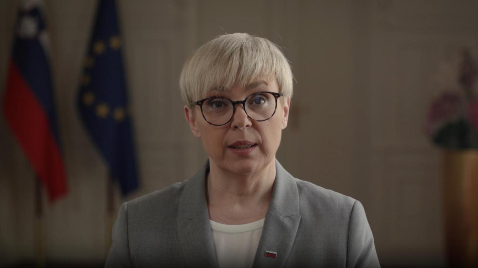 Pirc Musar poudarja, da so posnetki – čeprav je nad njihov vsebino ogorčena – pridobljeni nezakonito