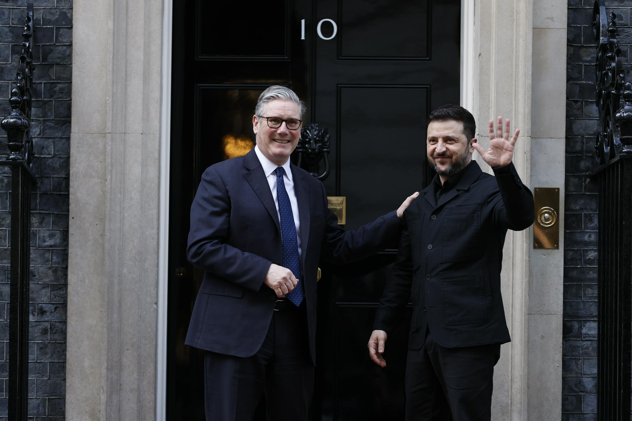 Zelenski: Ukrajini bi lahko zaradi vojne na Bližnjem vzhodu začelo primanjkovati streliva in raket