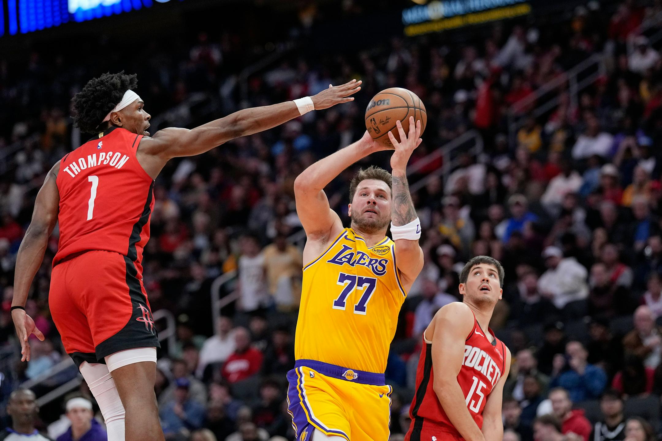 Ob 2.30: Houston - Los Angeles Lakers