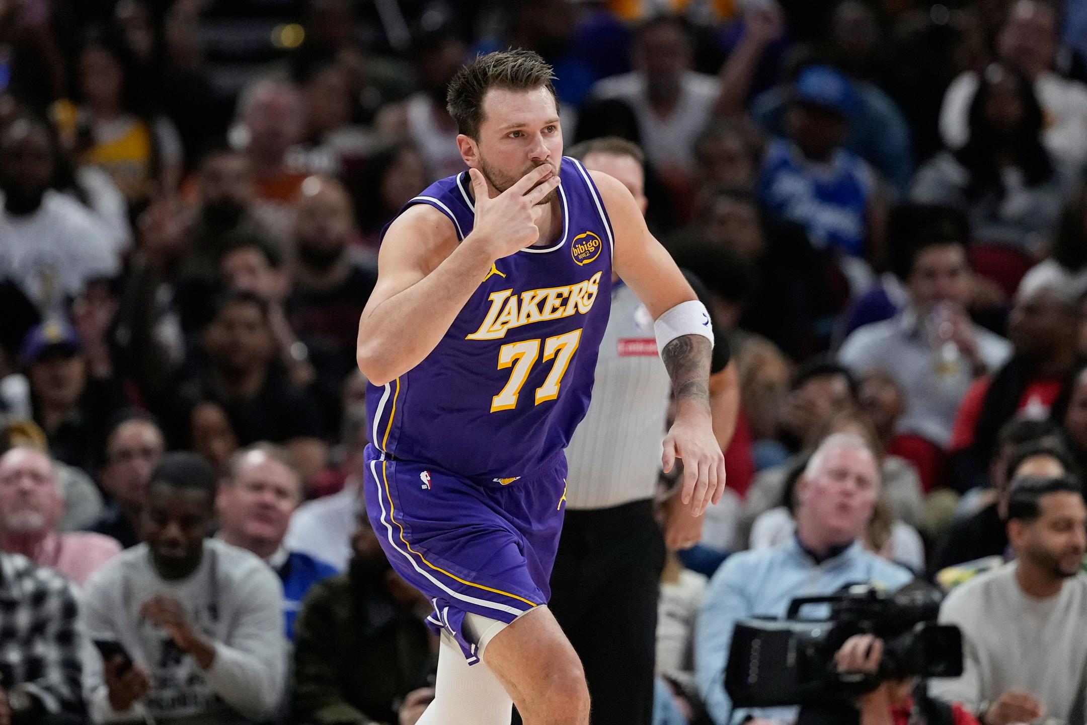 Houston – Los Angeles Lakers 92:89 (po 3. četrtini)