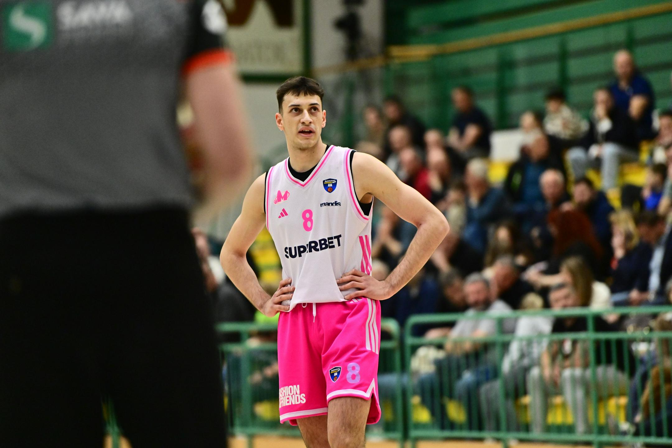 Mega z odlično predstavo Krofliča ugnala Krko