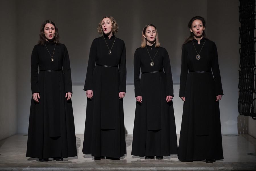 Dara in Stana: Carmina Slovenica z guslarstvom razmišlja o položaju ženske v družbi