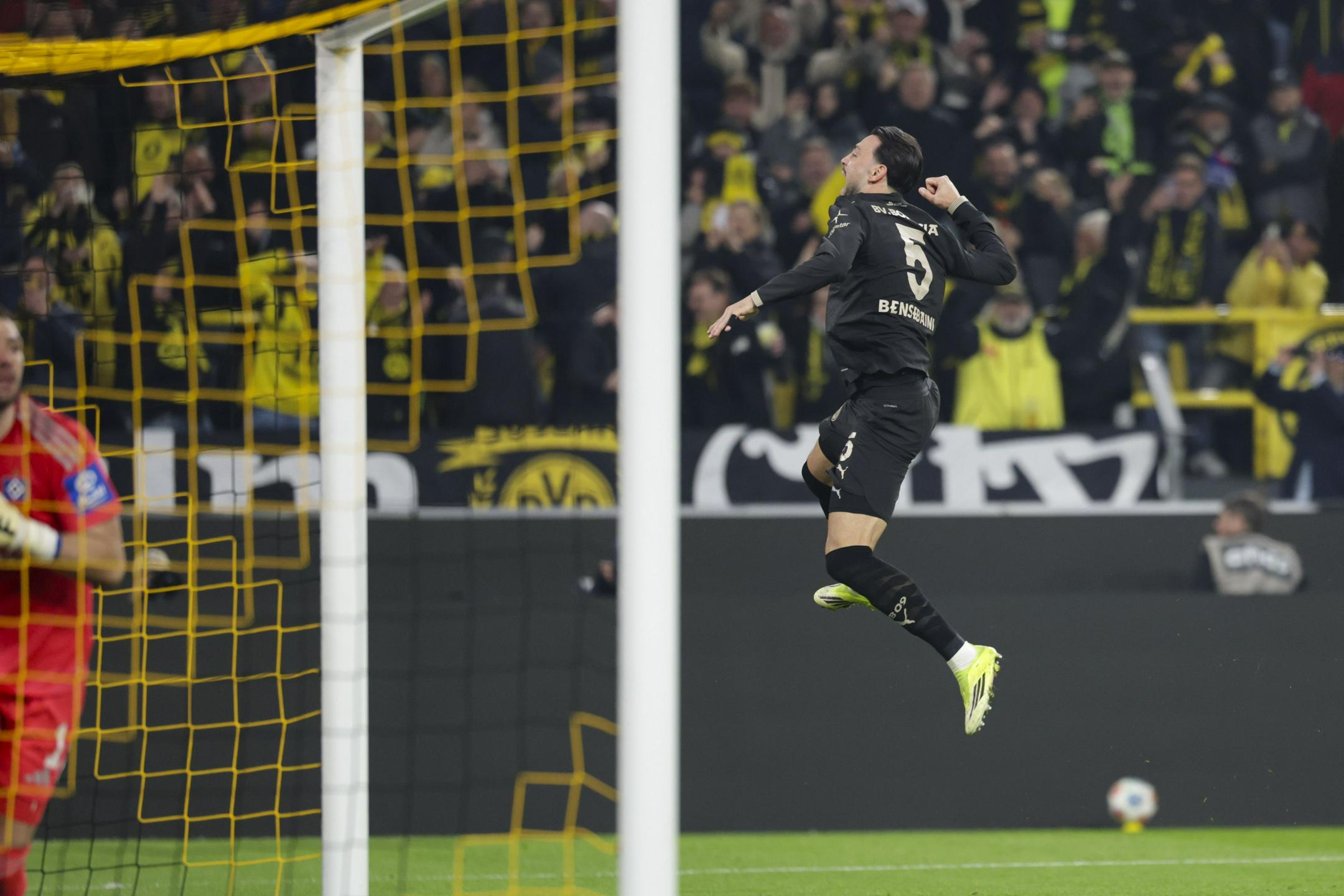 Borussia v enajstih minutah od 0:2 do zmage nad Hamburgom