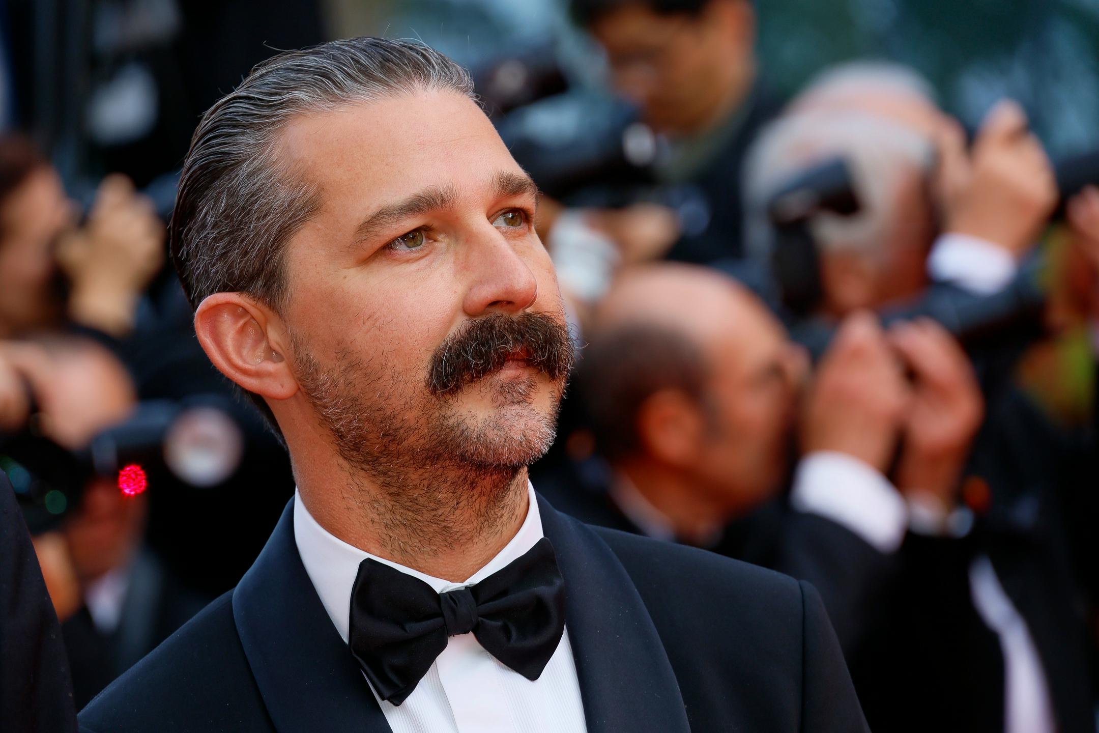 Shia LaBeouf v Rimu nenadoma začel vpiti na žensko