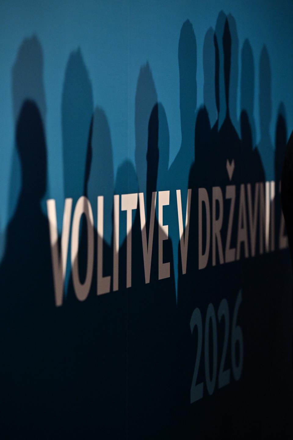 Povolilna kombinatorika brez jasnih odgovorov: "Vlado bo neizmerno težko sestaviti"