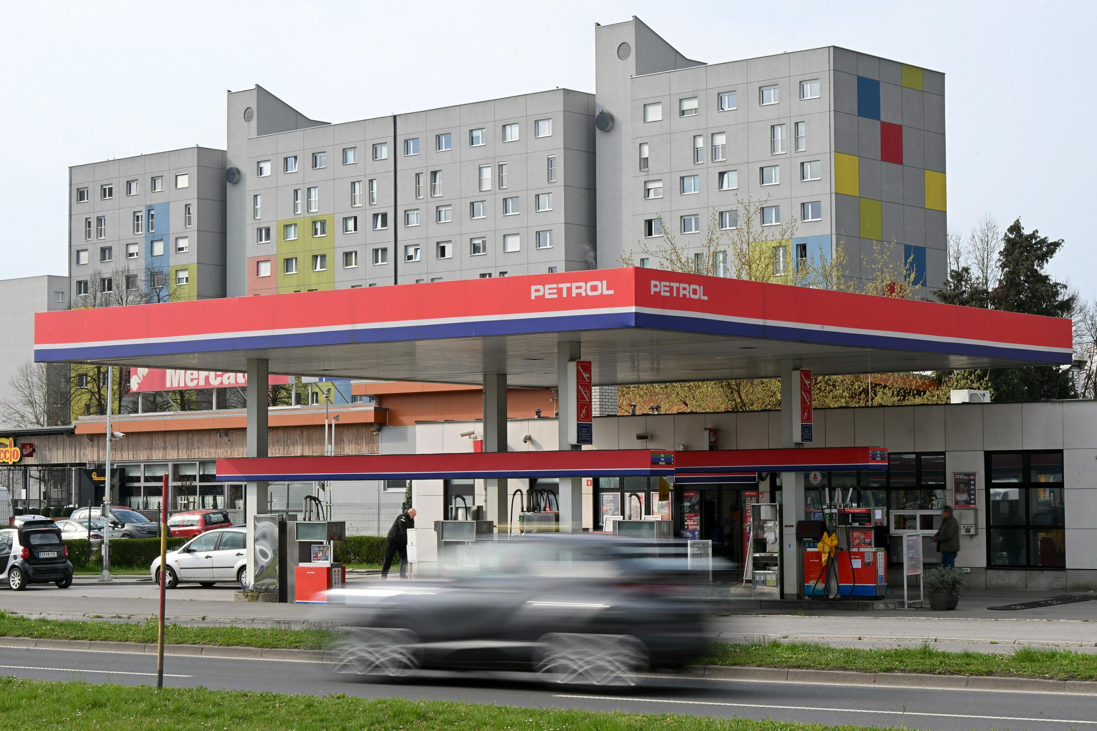 Bencin dražji za 11, dizel za 17 in kurilno olje za 18 centov