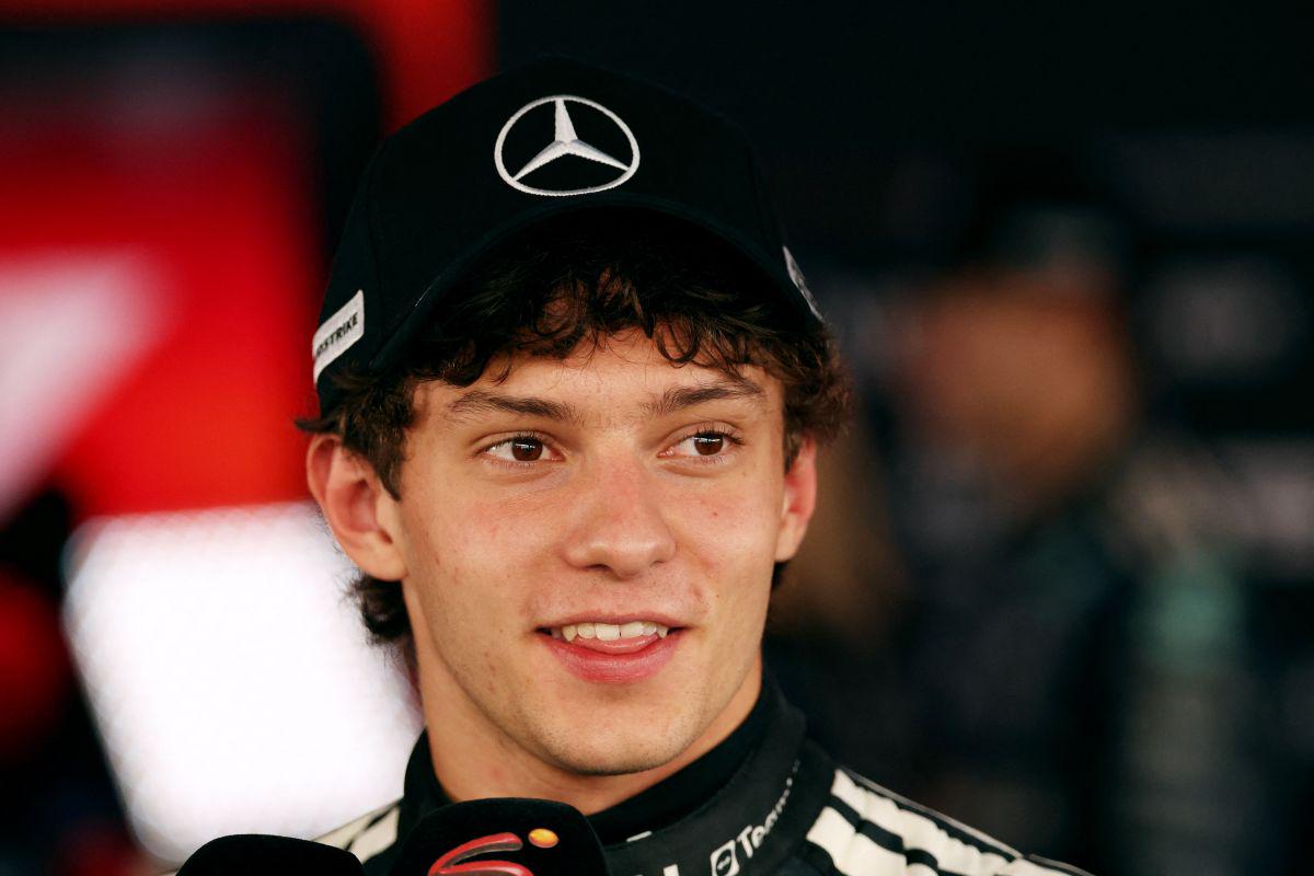 V prvi startni vrsti Suzuke oba Mercedesa