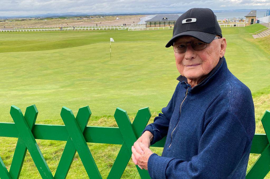 Umrl je James Tolkan, ameriški igralec iz filmov Top Gun in Nazaj v prihodnost