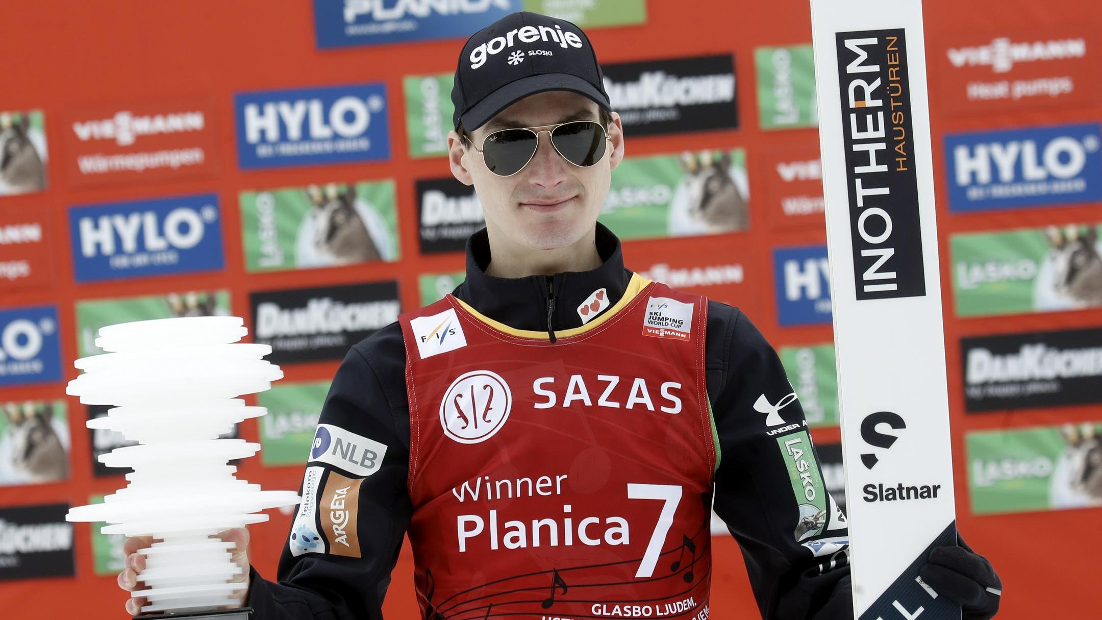 Domen Prevc prvi, ki je na vseh letalnicah preletel 240 metrov