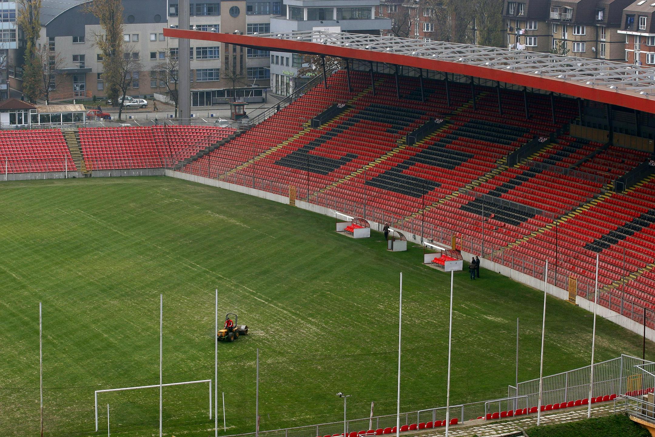 Zeničan ponudil balkon, žar in pijačo za ogled spektakla v Zenici. Cena 500 evrov.