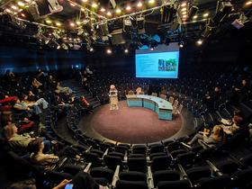 Predavanje dr. Maje Simoneti na temo dostopnost kot kulturna norma in izziv, ki se je snemalo za radijsko oddajo Grafoskop. Foto: Tanja Mojzer
