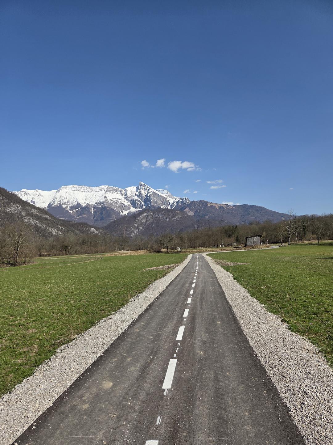 Načrti za kolesarsko pot proti mejnemu prehodu Robič stojijo