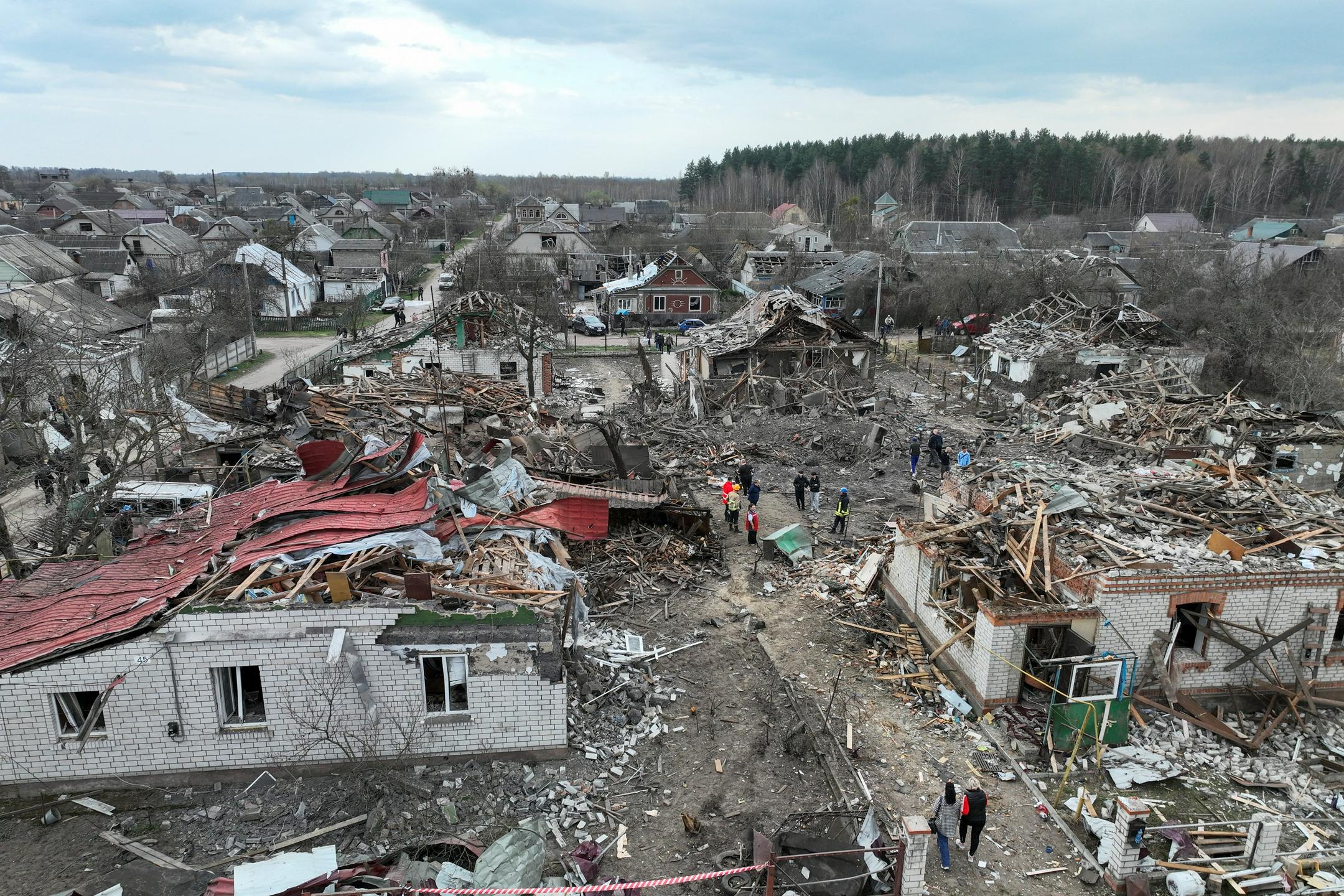 Na jugu Rusije v ukrajinskem napadu ubit človek. V Ukrajini več smrtnih žrtev ruskih napadov.