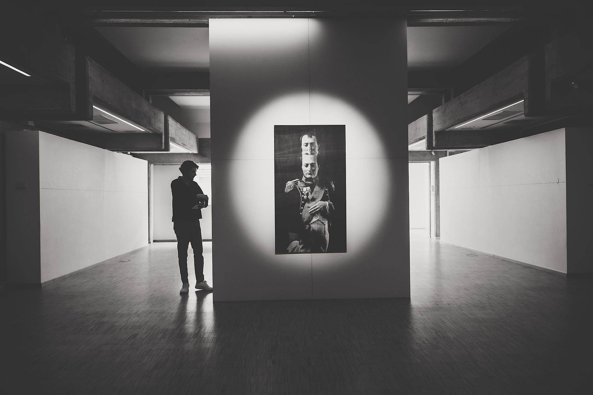 Kako se pomen slike spreminja skozi čas? Oliver Pilić raziskuje moč preobražene podobe.