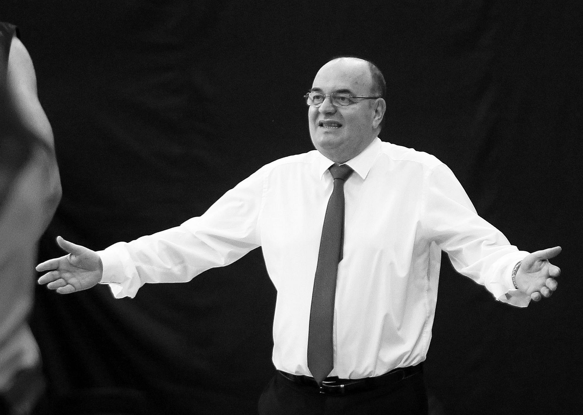 Umrl košarkarski trener Duško Vujošević