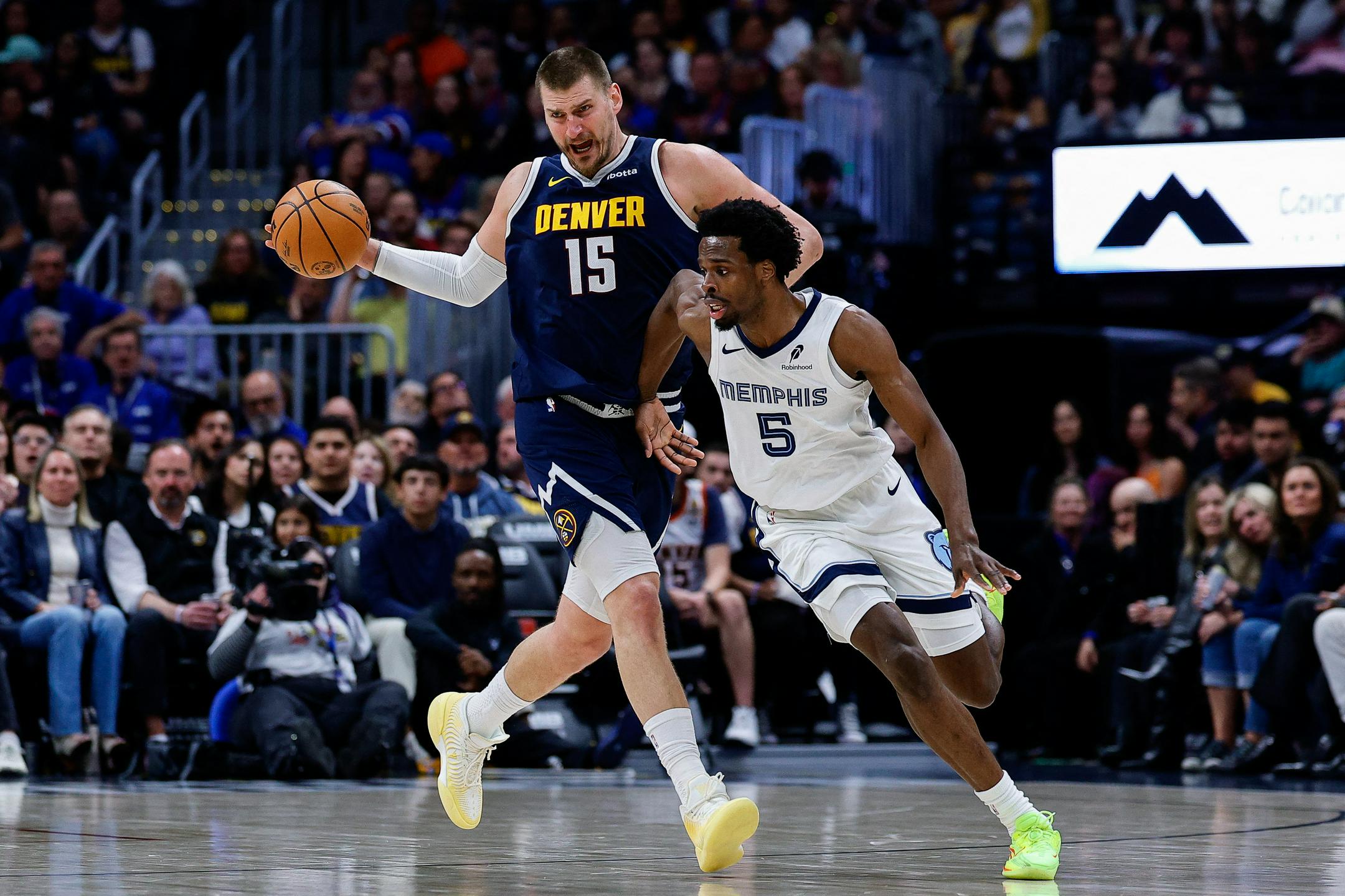 Jokić s 34. trojnim dvojčkom utrdil Denver na tretjem mestu