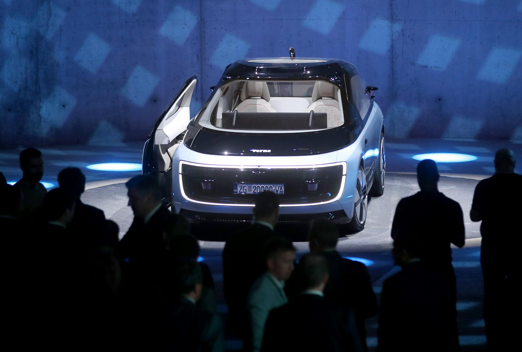 V Zagrebu začel voziti prvi komercialni robotaksi v Evropi