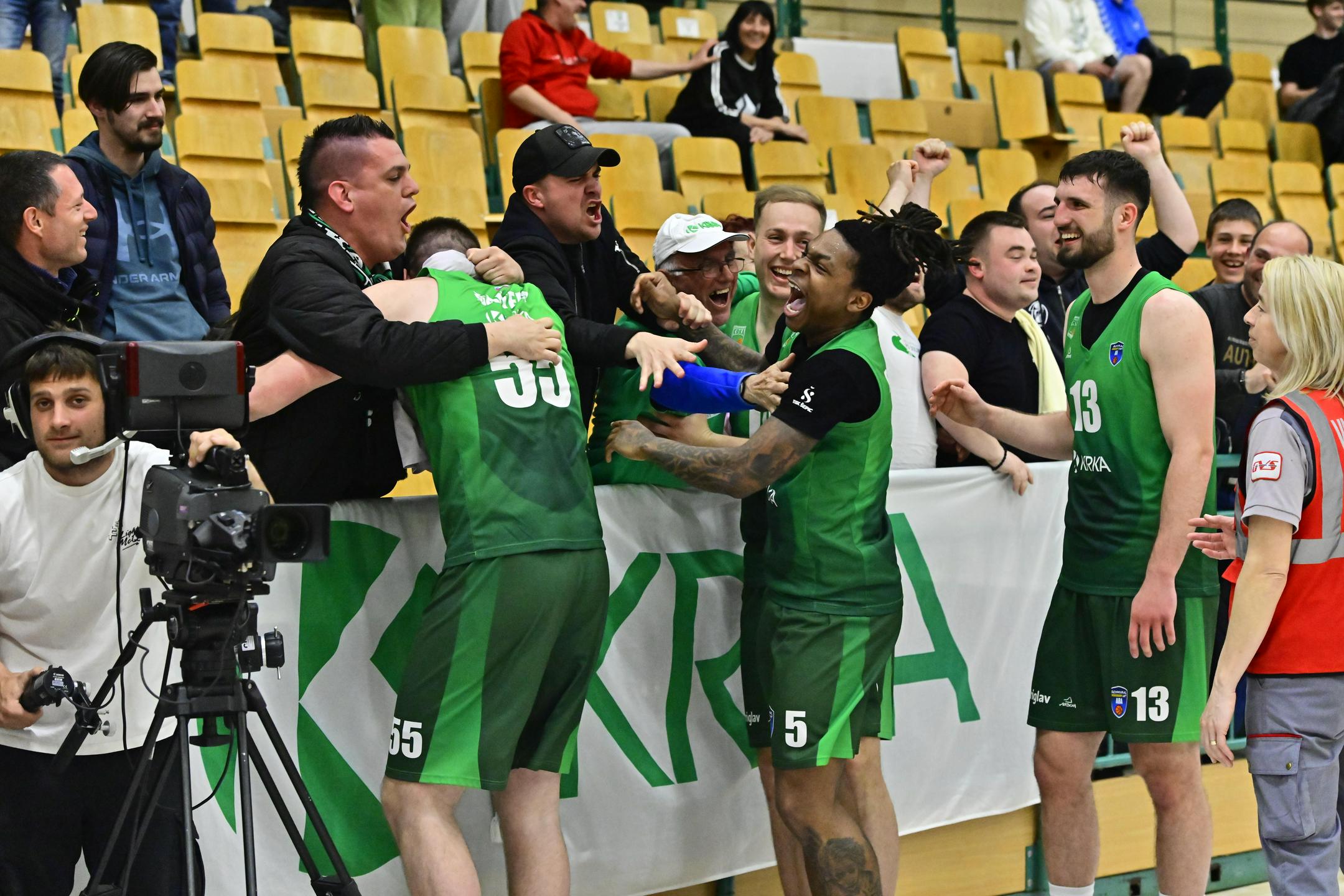 Krka v tekmi z malo koši ugnala vodilni Spartak