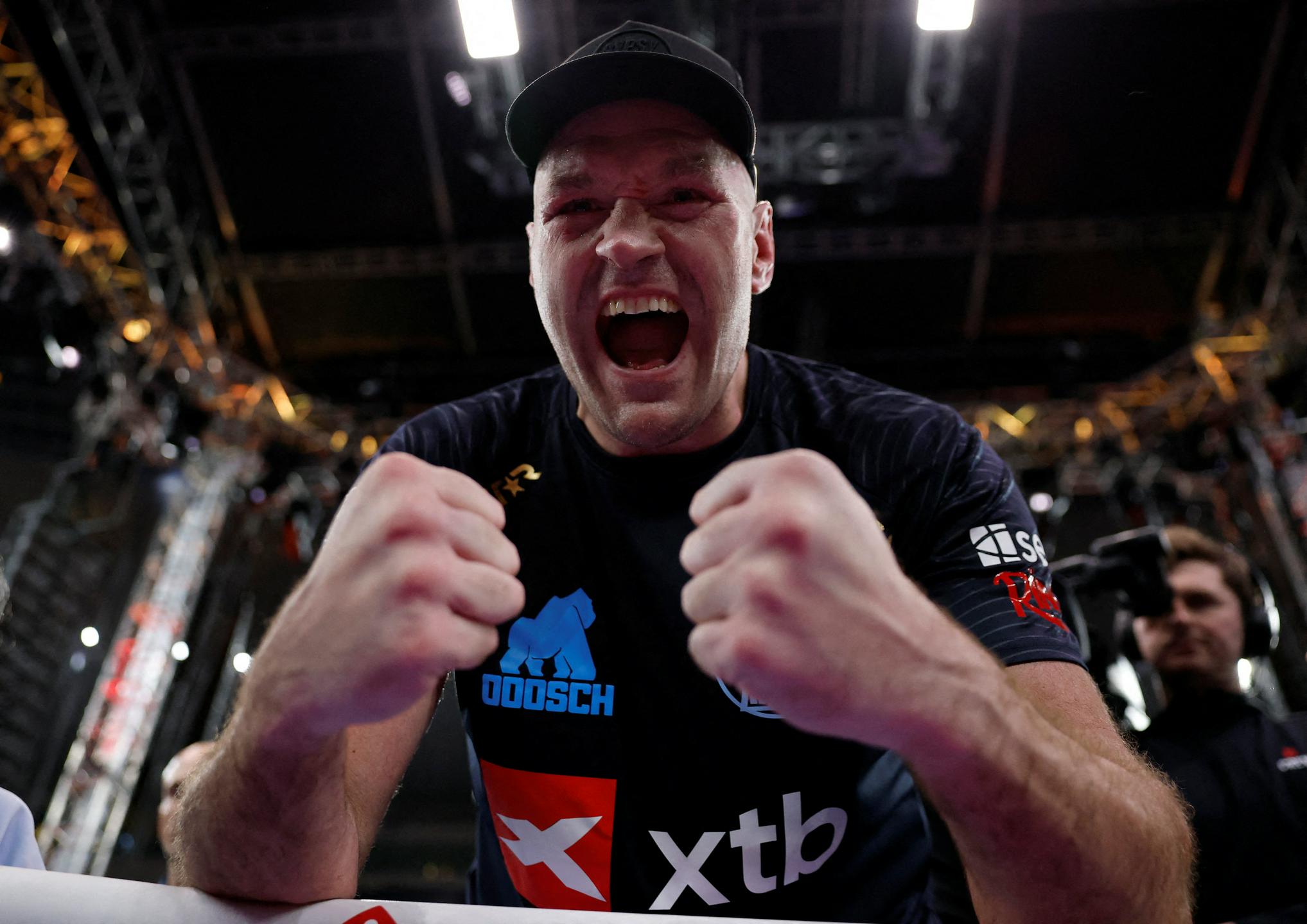 Fury se je v ring vrnil z zmago in že izzval Joshuo