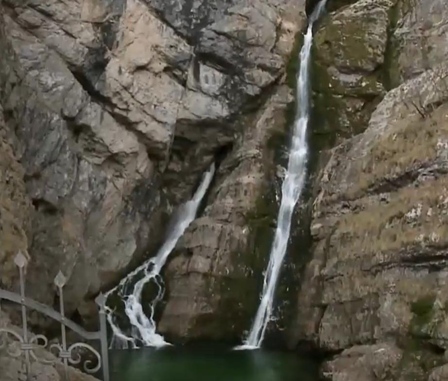 Slap Savica zaradi novega zakona trenutno brez vstopnine