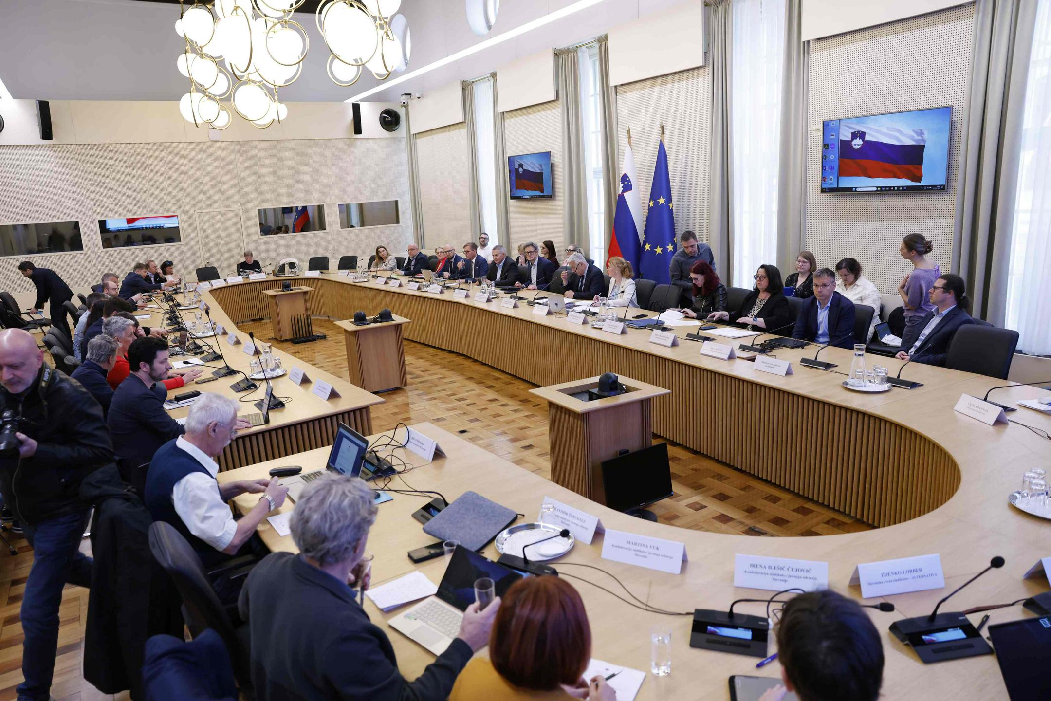 Zapleti preprečili razpravo o razvojnem zakonu na Ekonomsko-socialnem svetu