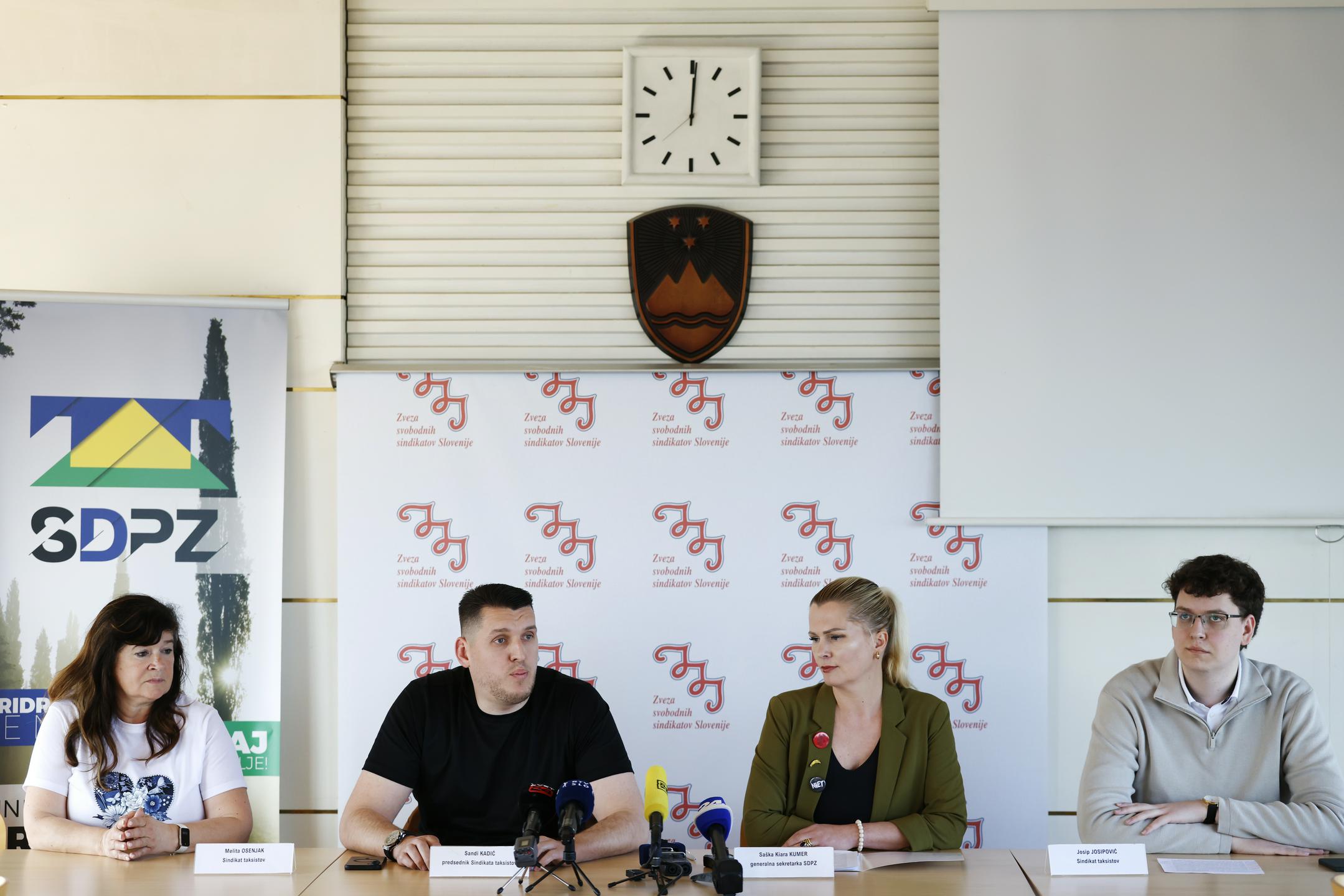 Taksisti državo pozivajo, naj zaostri pogoje za opravljanje dejavnosti taksi prevozov