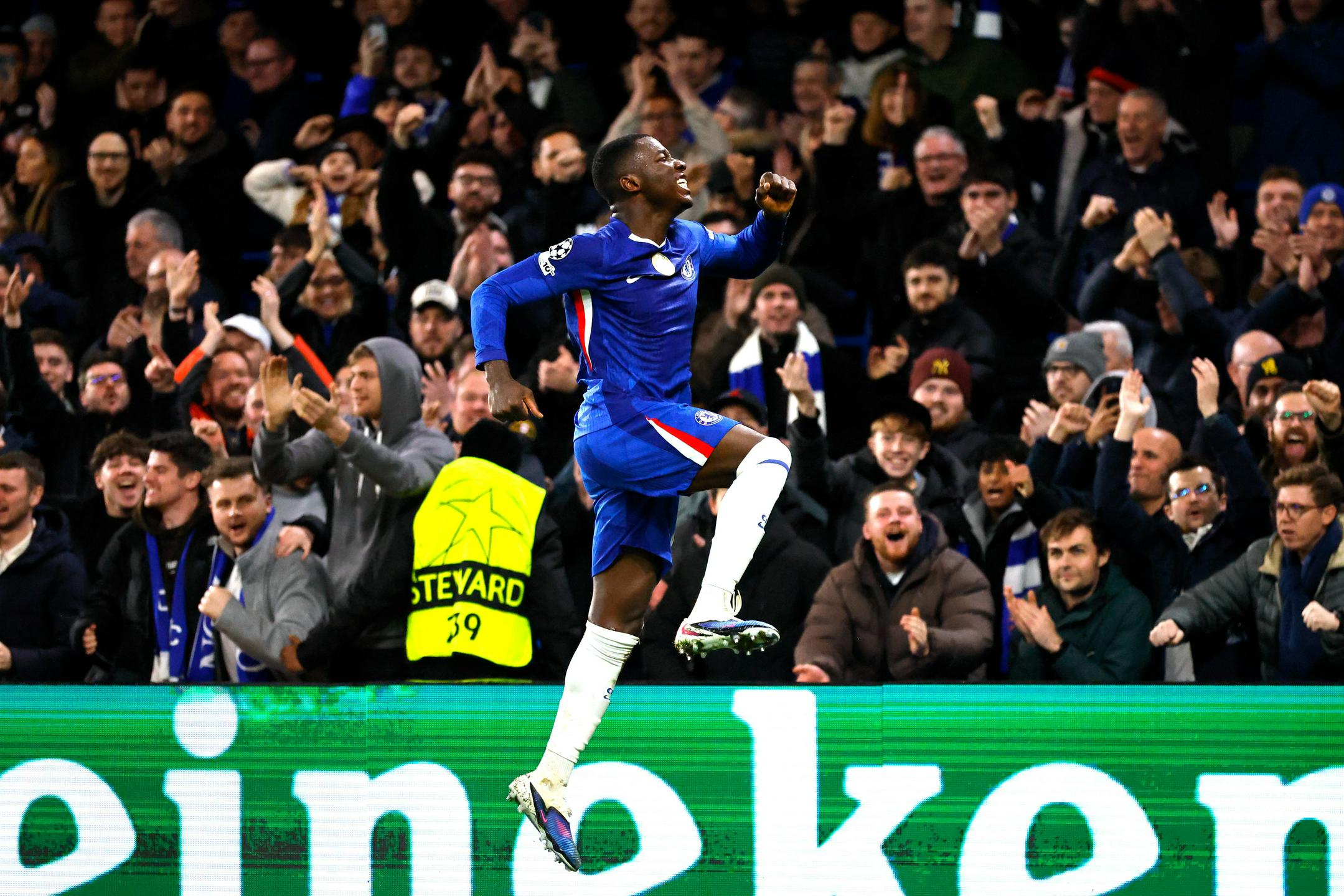 Caicedo za sedem let podaljšal pogodbo s Chelseajem