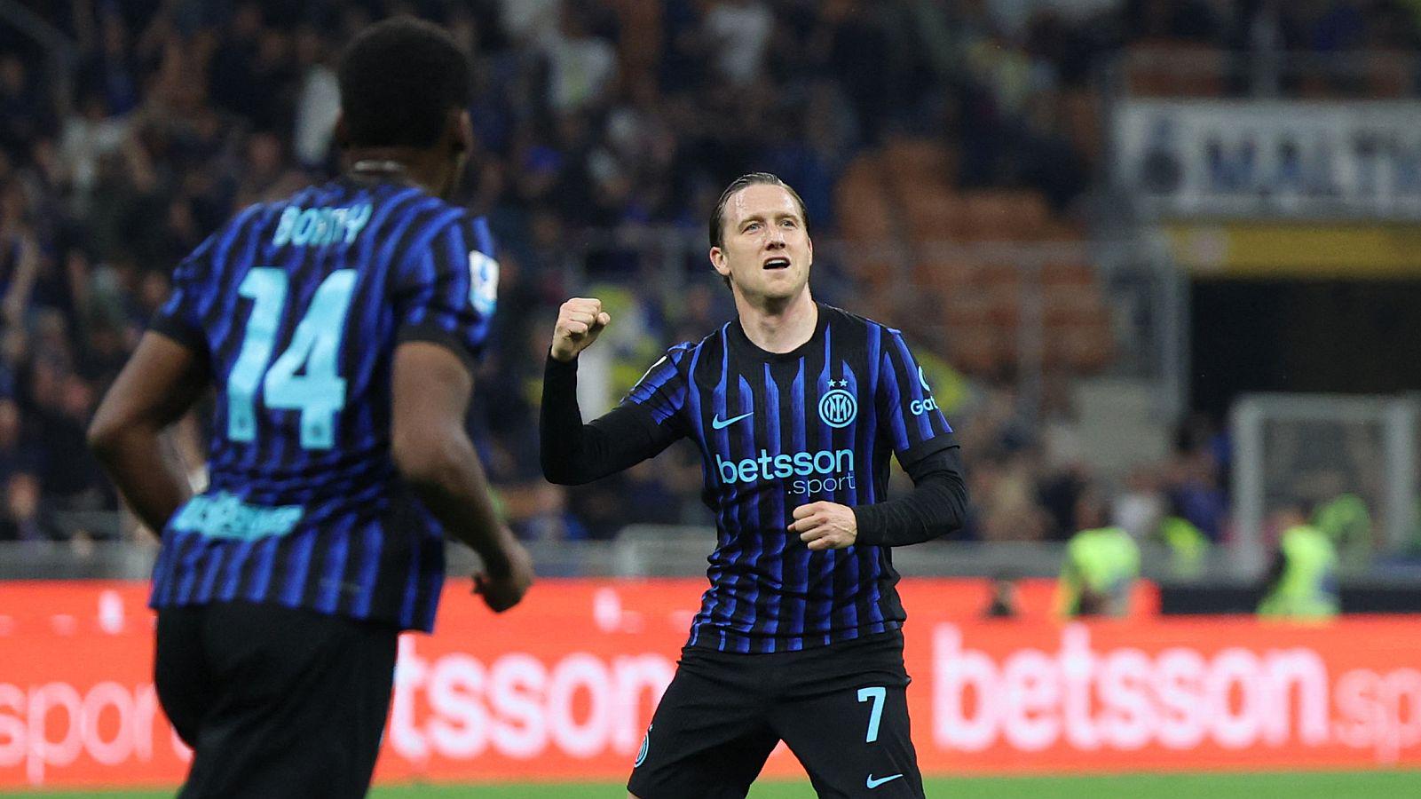 Inter tik pred novim scudettom; Milan izkoristil spodrsljaj Napolija