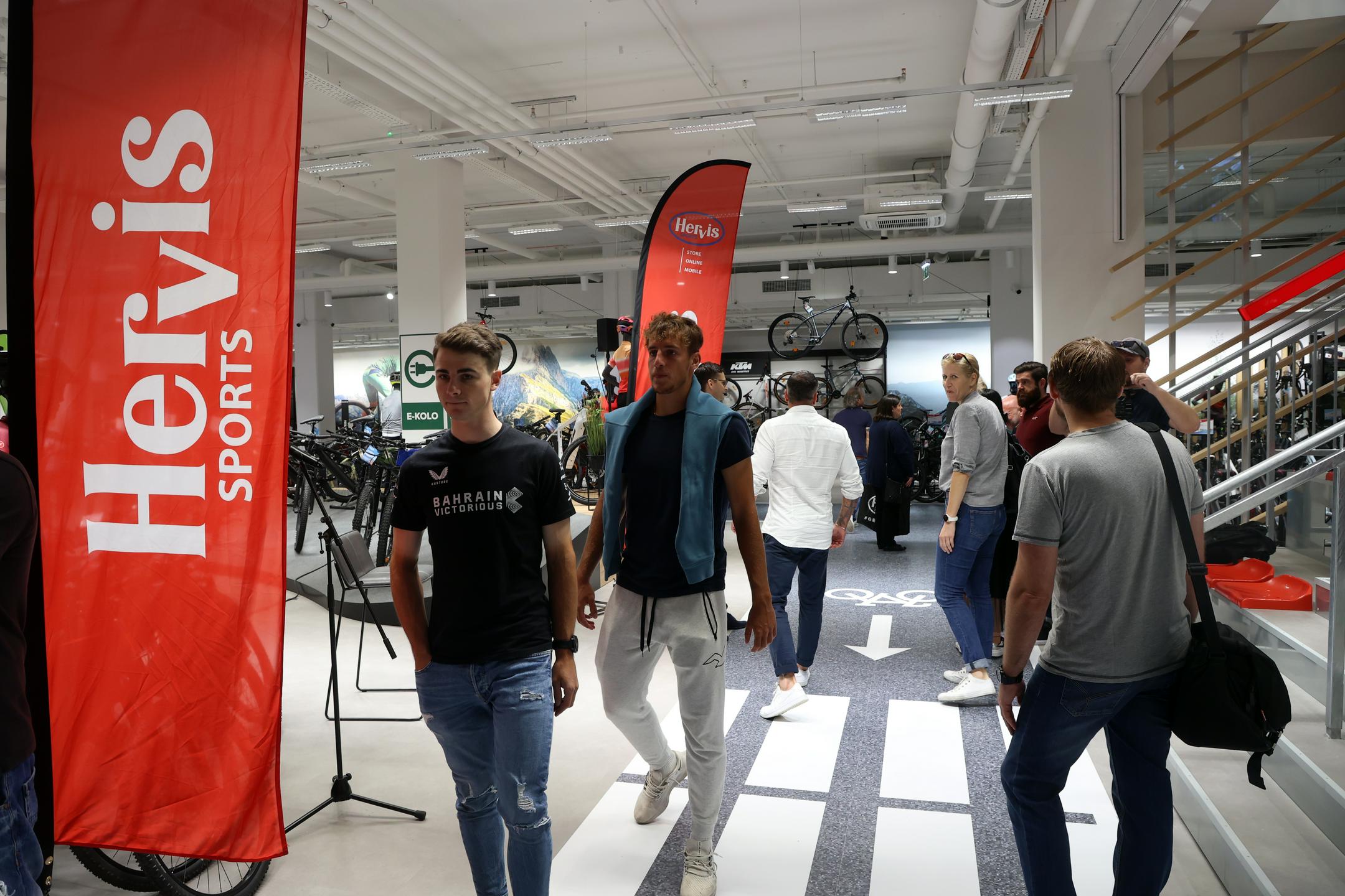 Trgovine Hervis po Sloveniji se bodo zaprle, je odločil novi lastnik