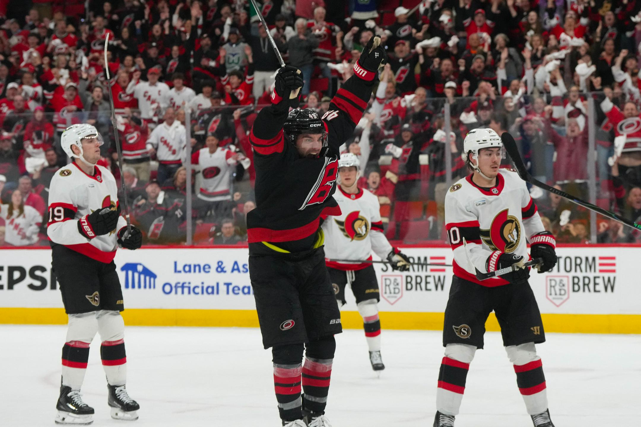 Gol Martinooka v drugem podaljšku osrečil Carolino