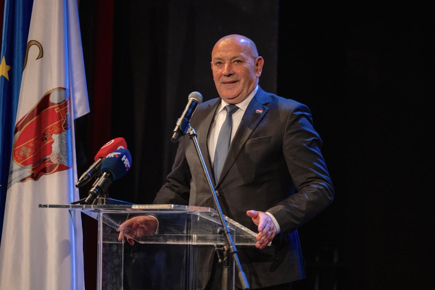 Podpredsednik hrvaške vlade si je v Crngrobu ogledal raziskave grobišč povojnih pobojev