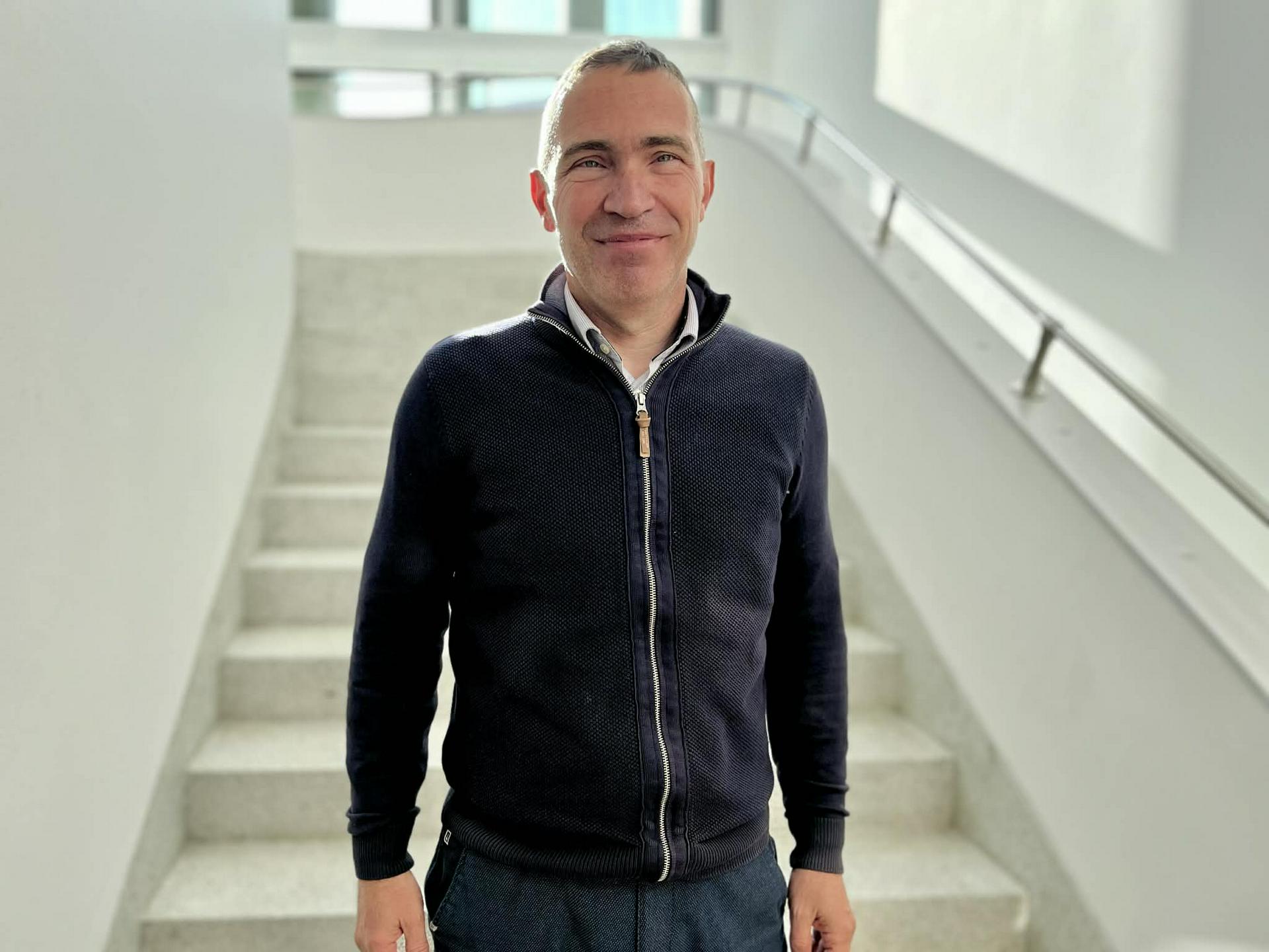 "Ni treba rezati javnih izdatkov, pač pa ustaviti njihovo zviševanje"