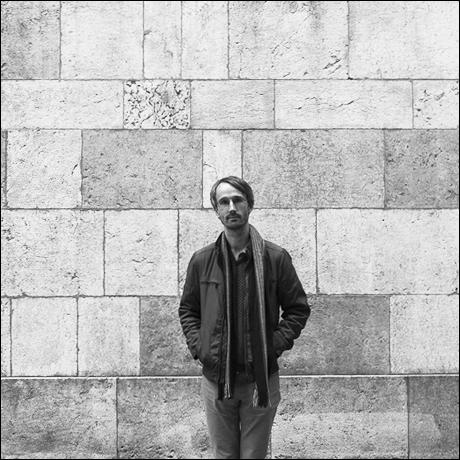 "Da lahko sodobne glasbe nevajeni poslušalec v teksturah, ki so mu morda tuje, začuti nekaj znanega"