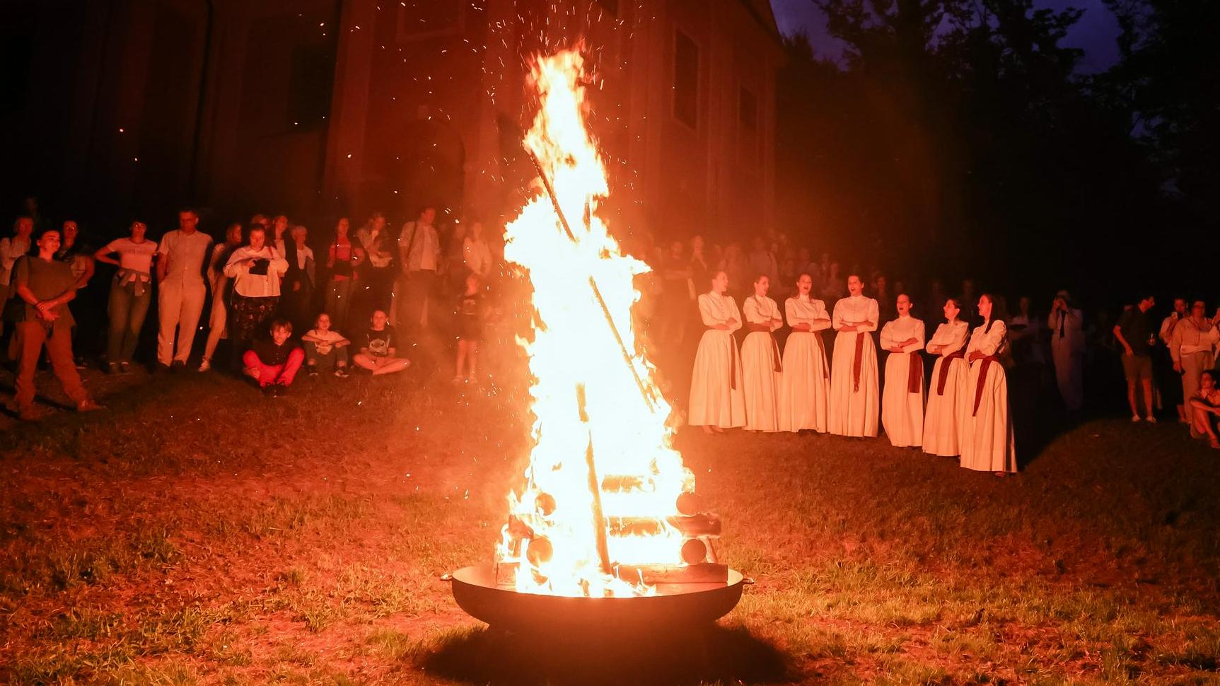 Katerih deset romanov se je prebilo v širši izbor za nagrado kresnik?