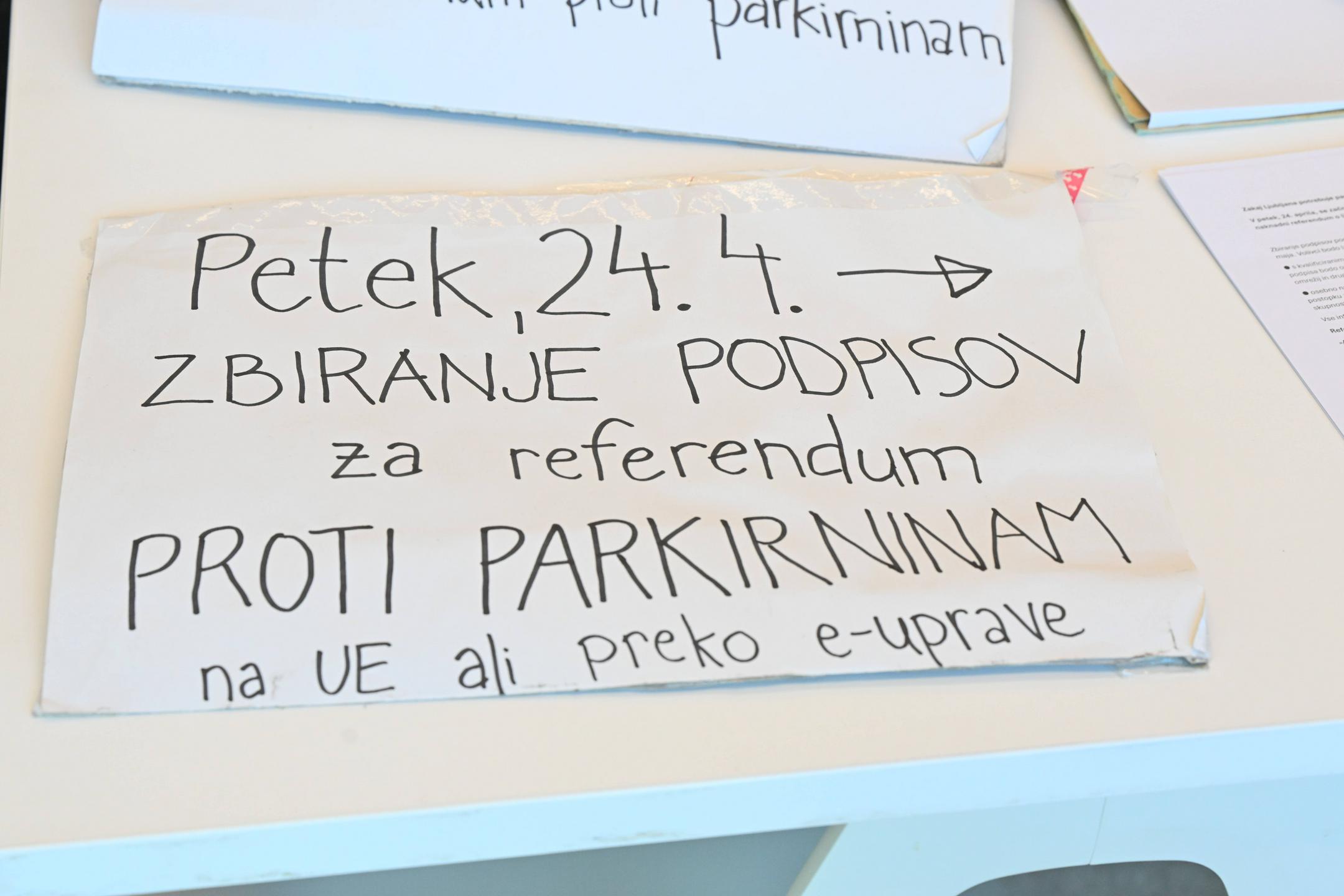 Začelo se je zbiranje podpisov za referendum o plačevanju parkirnin v ljubljanskih soseskah