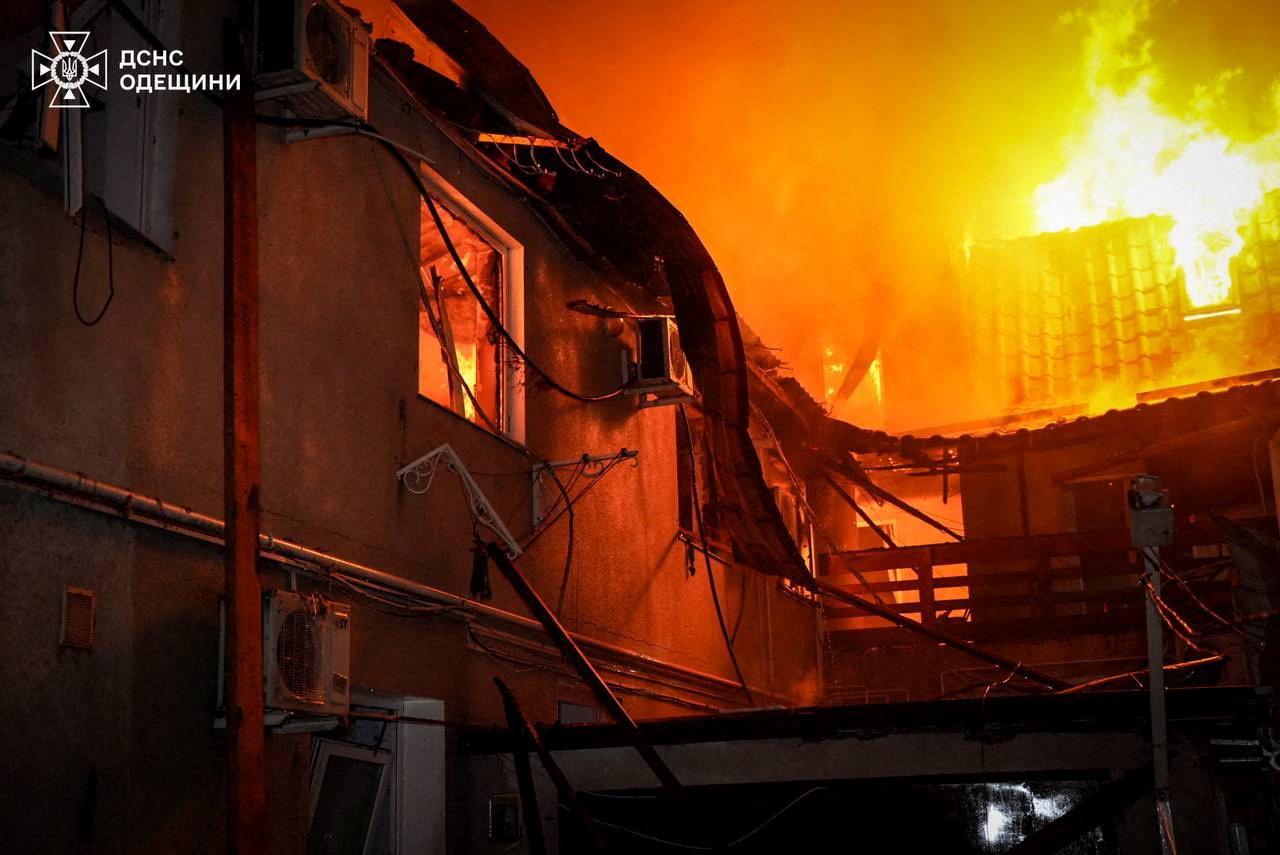 V ruskih napadih na Odeso umrla starejša zakonca, več ranjenih