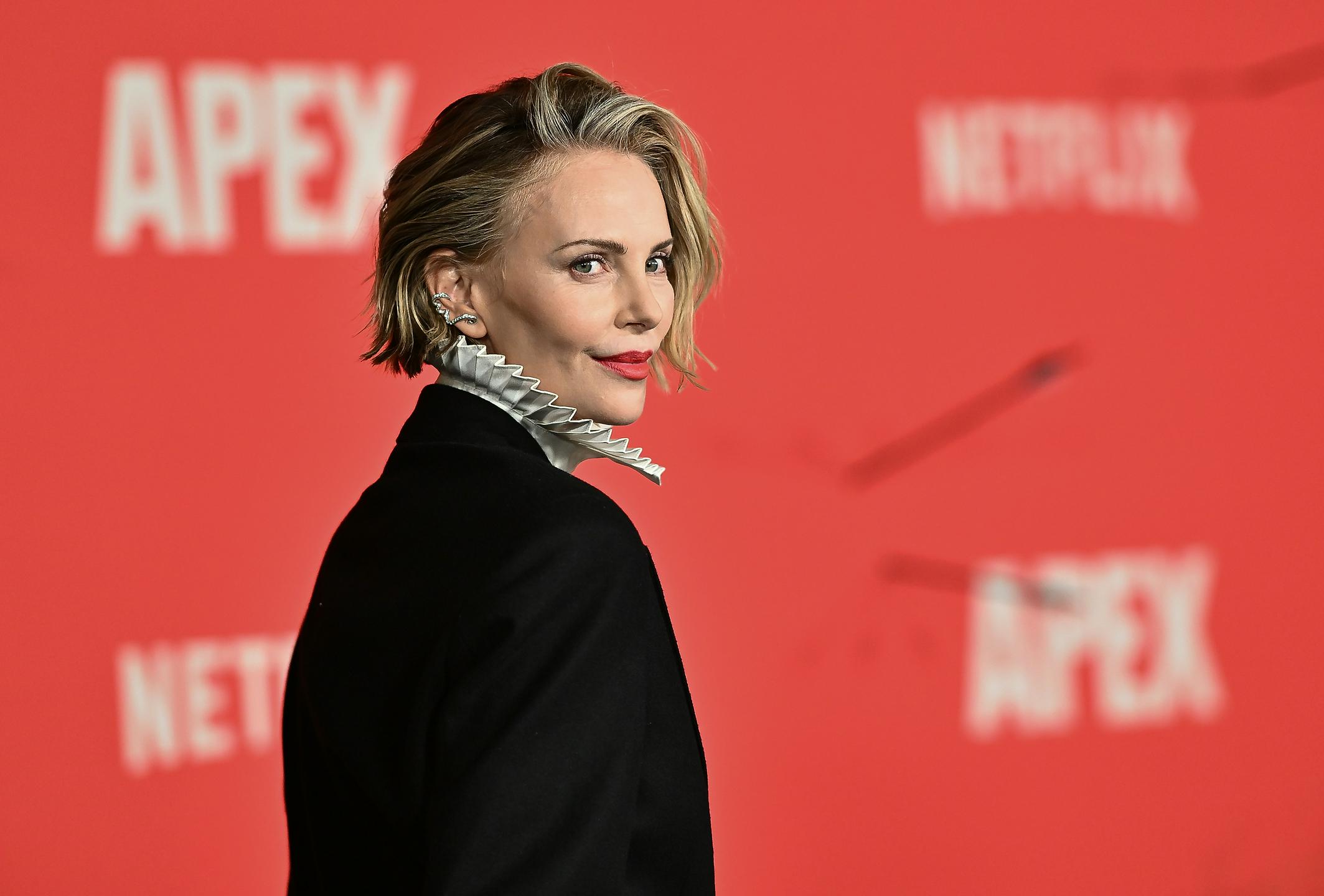 Charlize Theron preplezala oglasni pano na Times Squaru