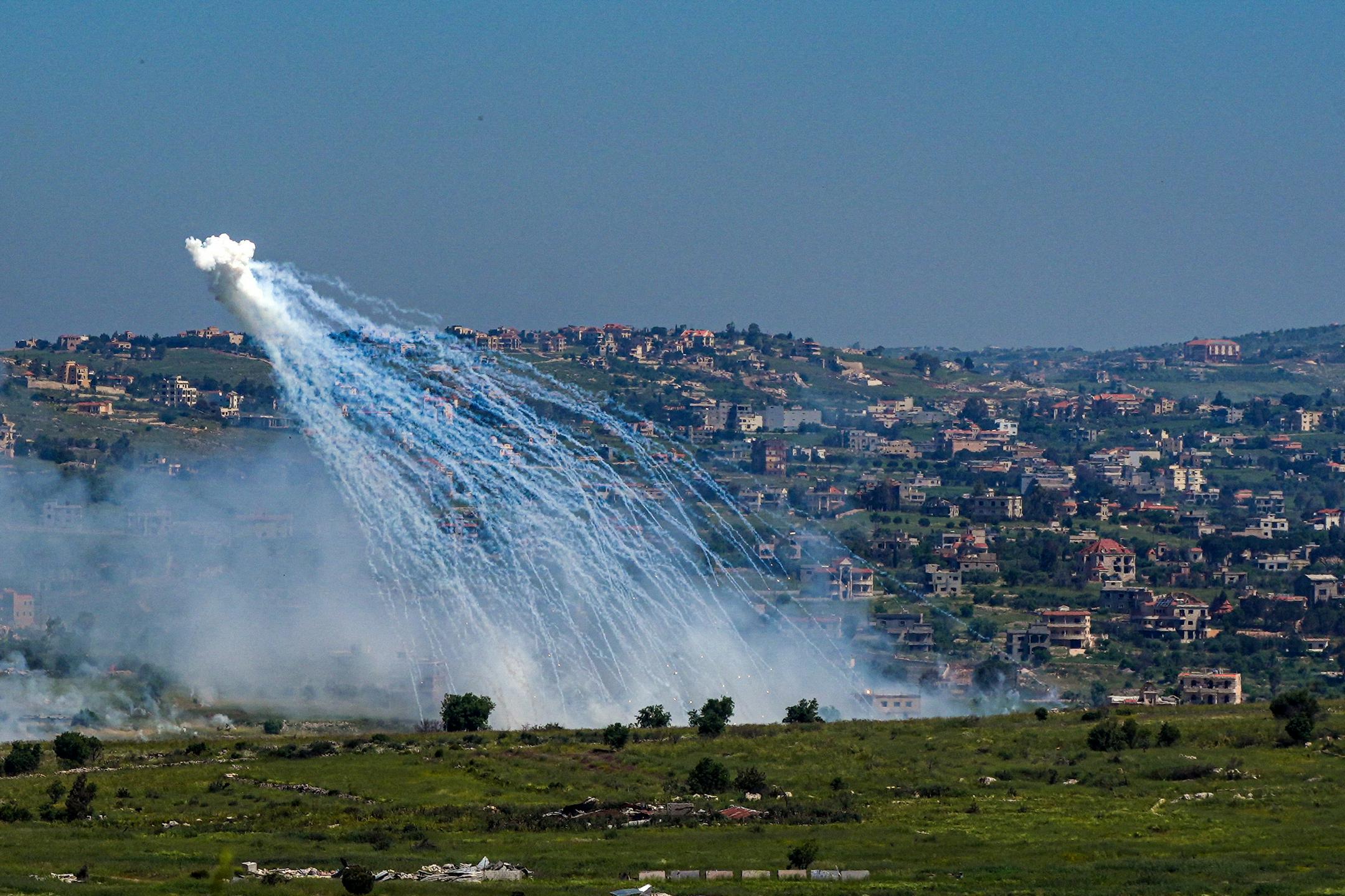V izraelskih napadih na Libanon kljub premirju najmanj 15 mrtvih