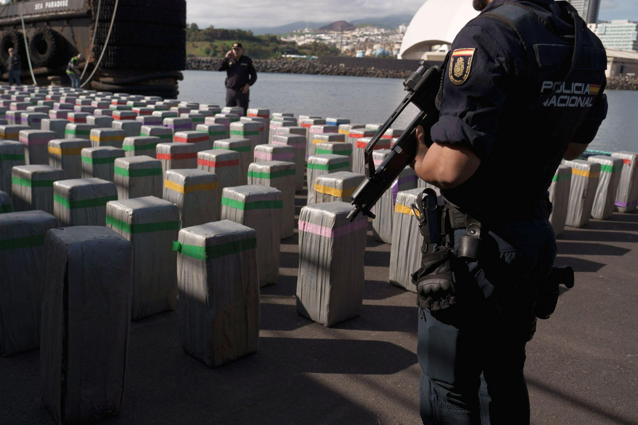 Španska policija na morju zasegla rekordnih 40 ton kokaina