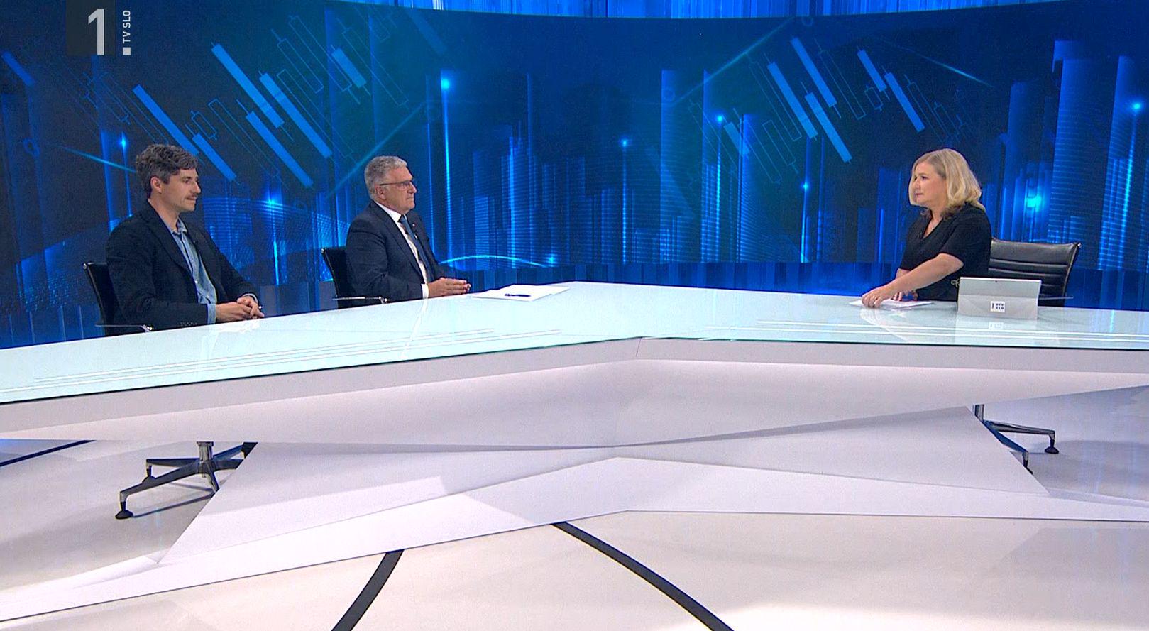 Lotrič: Trdim, da do te luknje ne bo prišlo. Mesec: Zelo hitro vas bo srečala realnost.