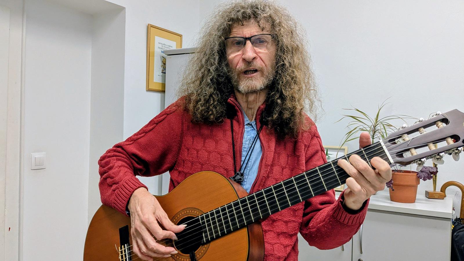 "Mi prežene grenko misel, kdo od naju ostal bo sam ..."