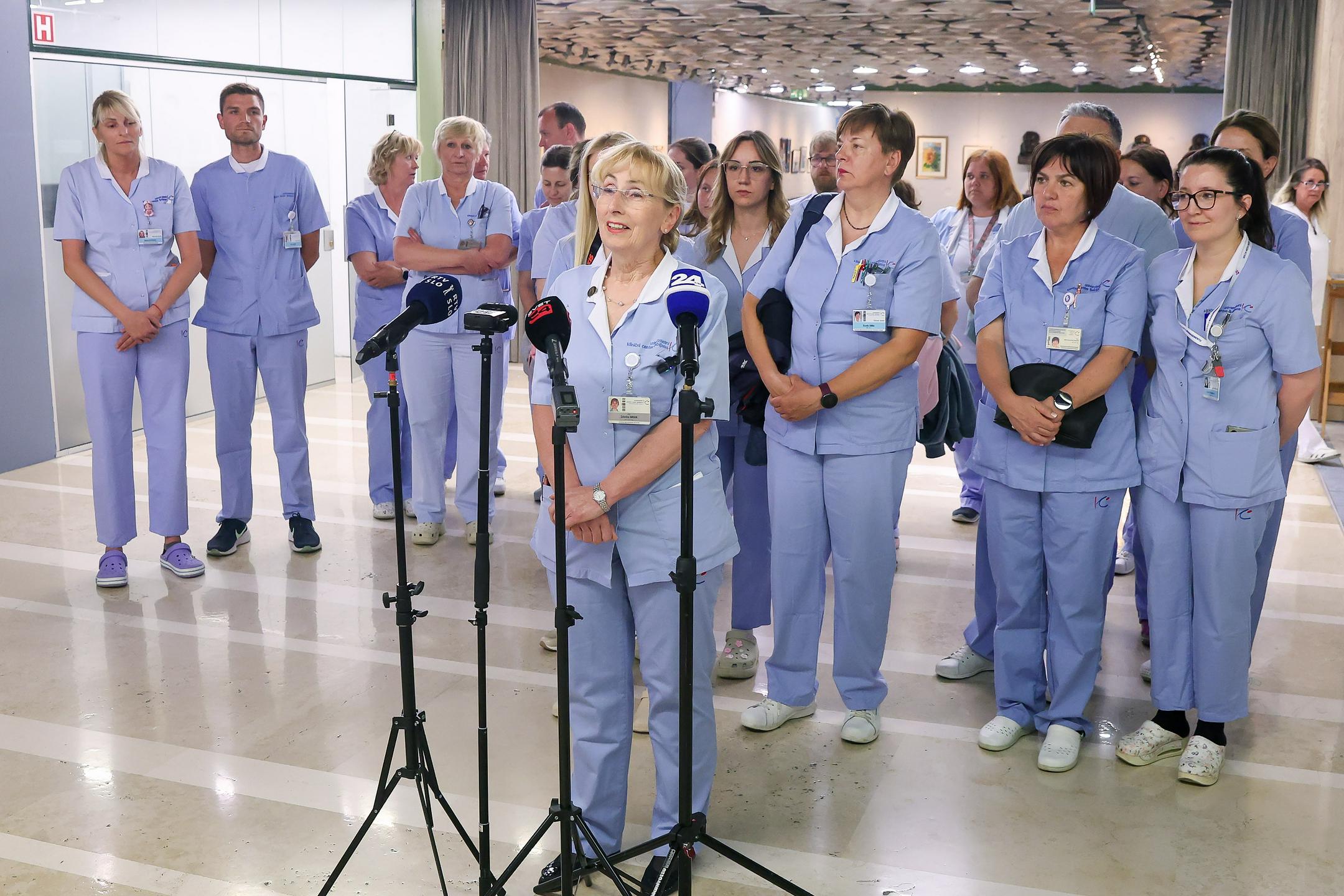 Medicinske sestre opozarjajo na pomanjkanje kadra, zavzemajo se za sistemske ukrepe na državni ravni