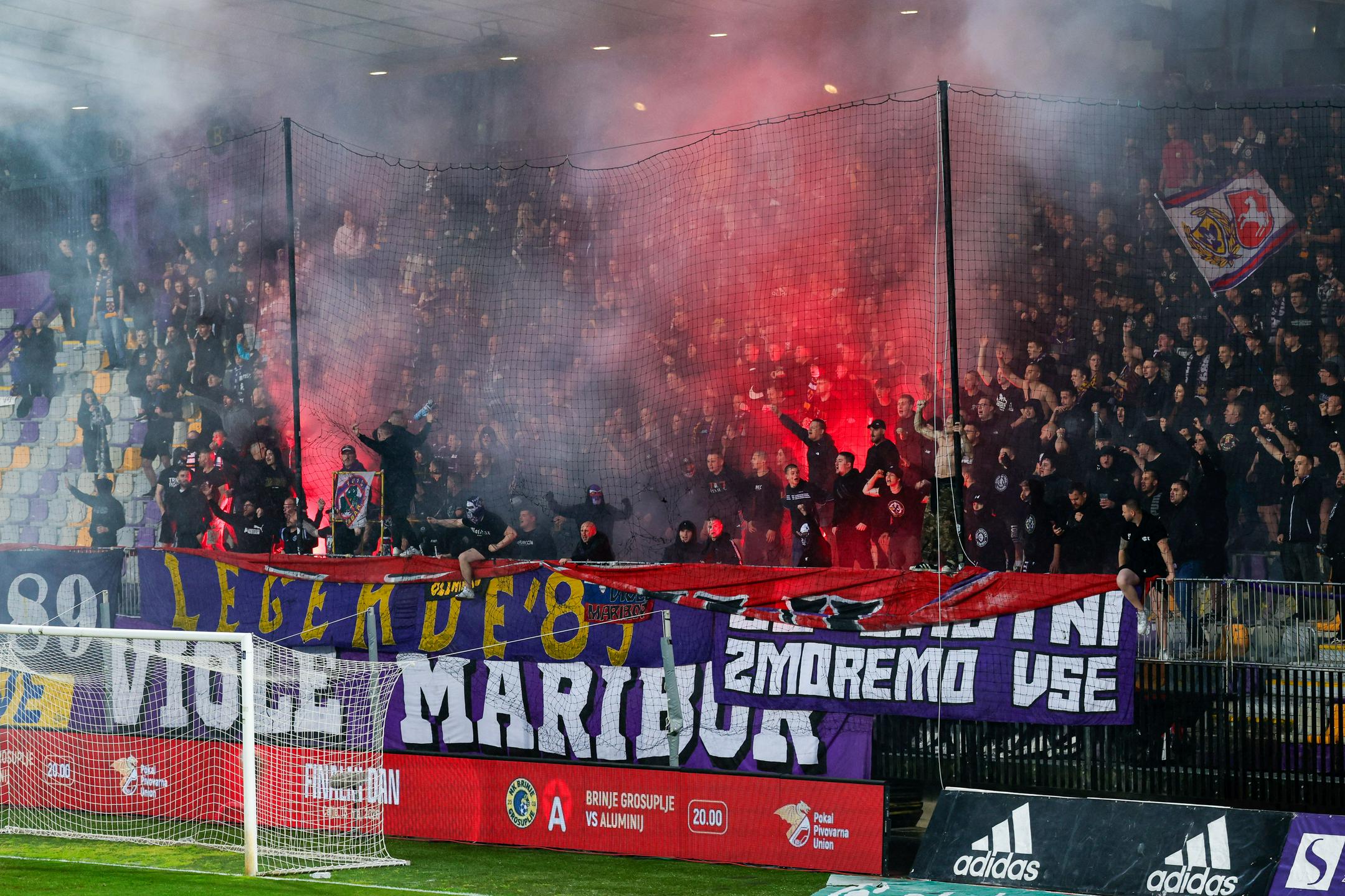 Maribor za zeleno mizo izgubil derbi, pet tekem bo igral pred praznimi tribunami