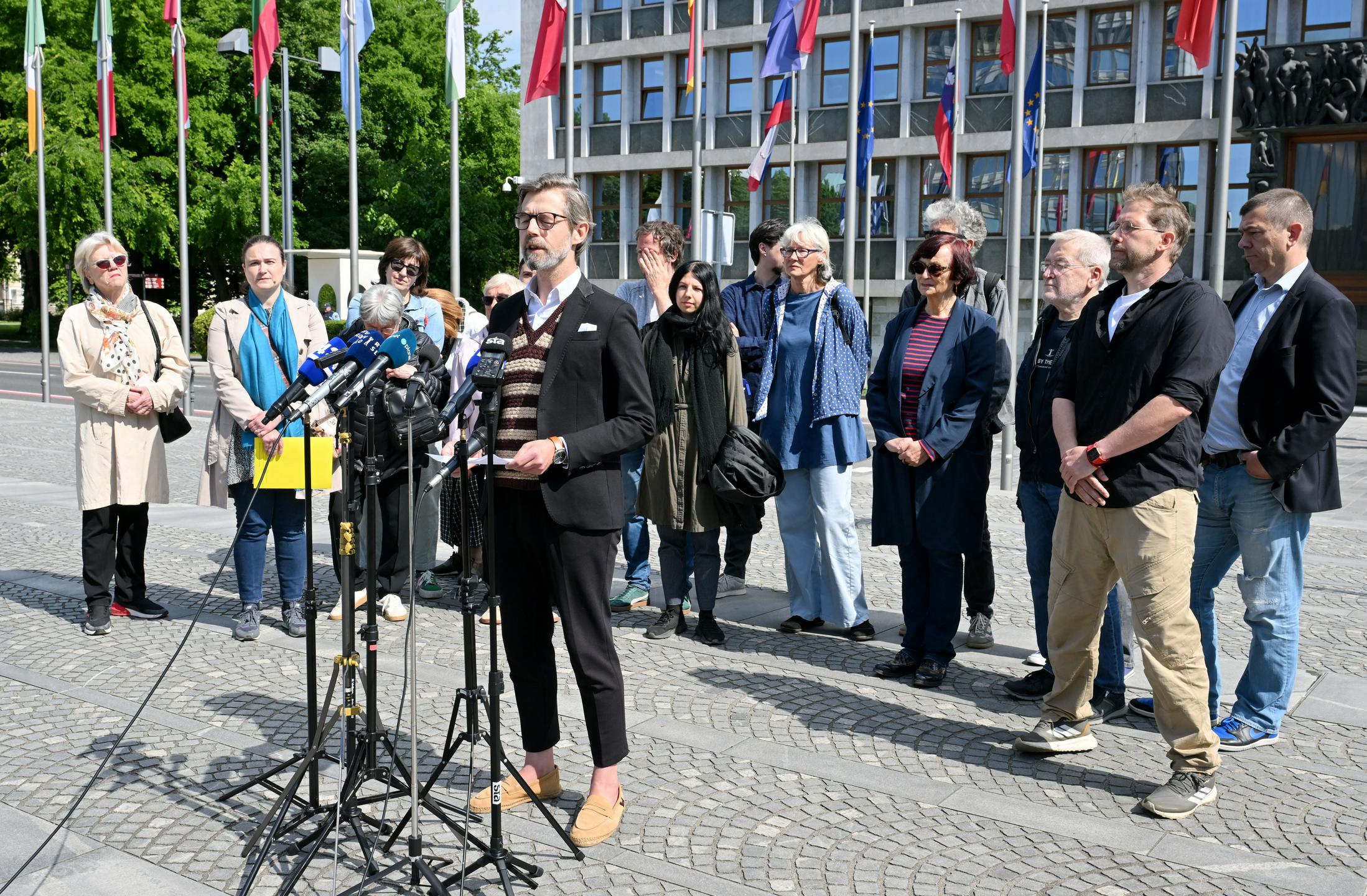 Odzivi nevladnih organizacij na ovadbo Dobranića: med napadom na svobodo govora in varovanjem demokracije