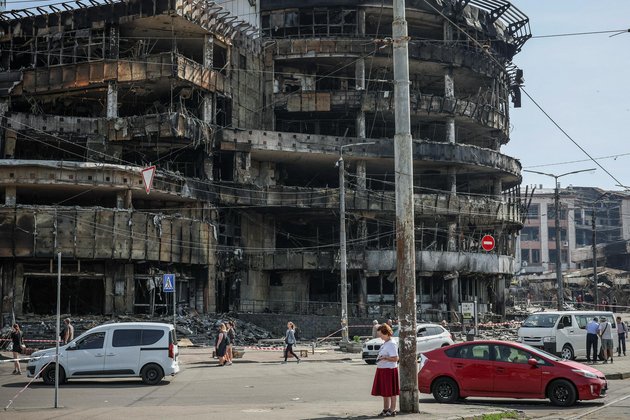 Iz Ukrajine poročajo o dveh smrtnih žrtvah napadov, iz Rusije in zasedenega ozemlja pa o šestih
