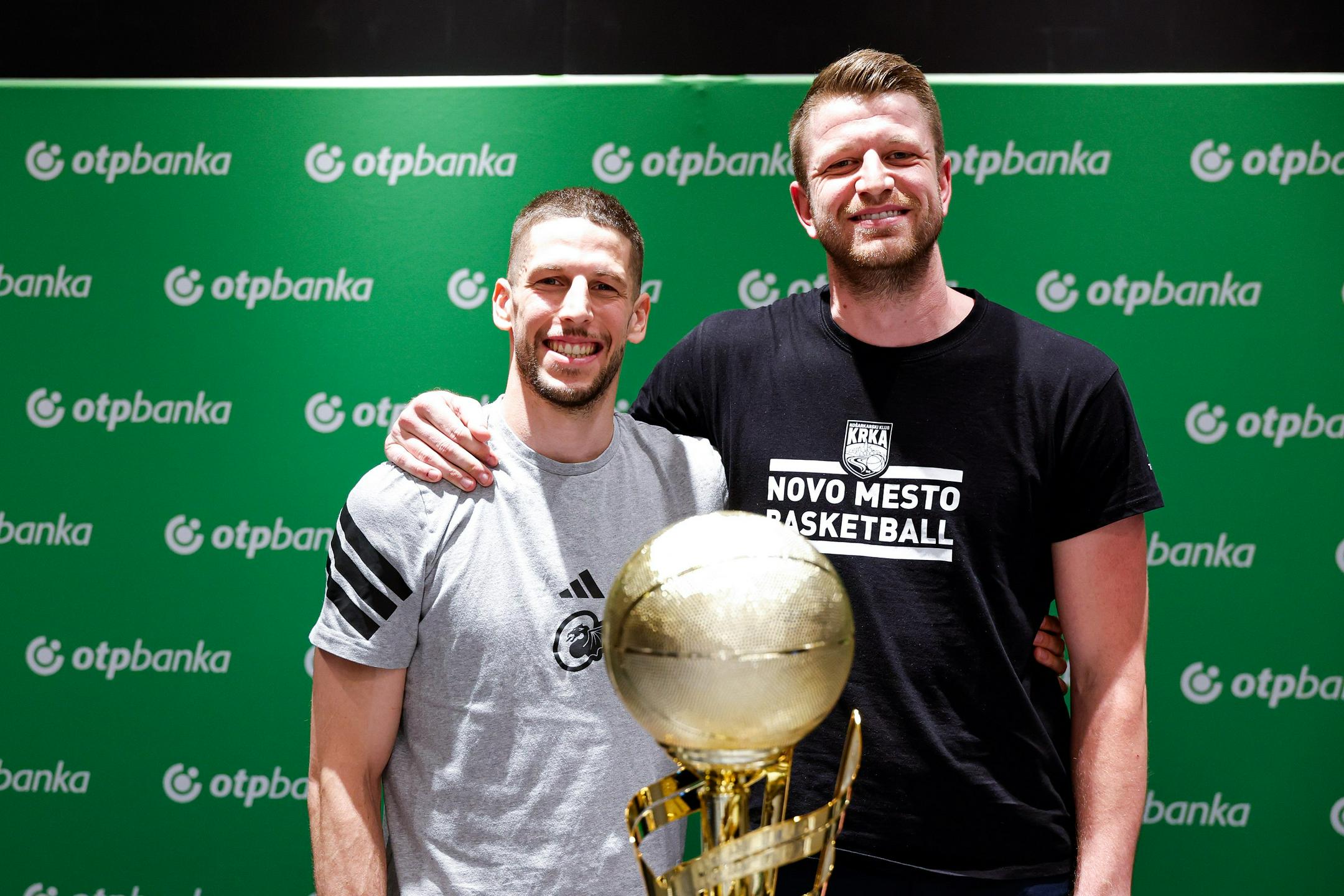Cedevita Olimpija brez Blažiča in Daneua, zdravstvene težave pestijo tudi Krko