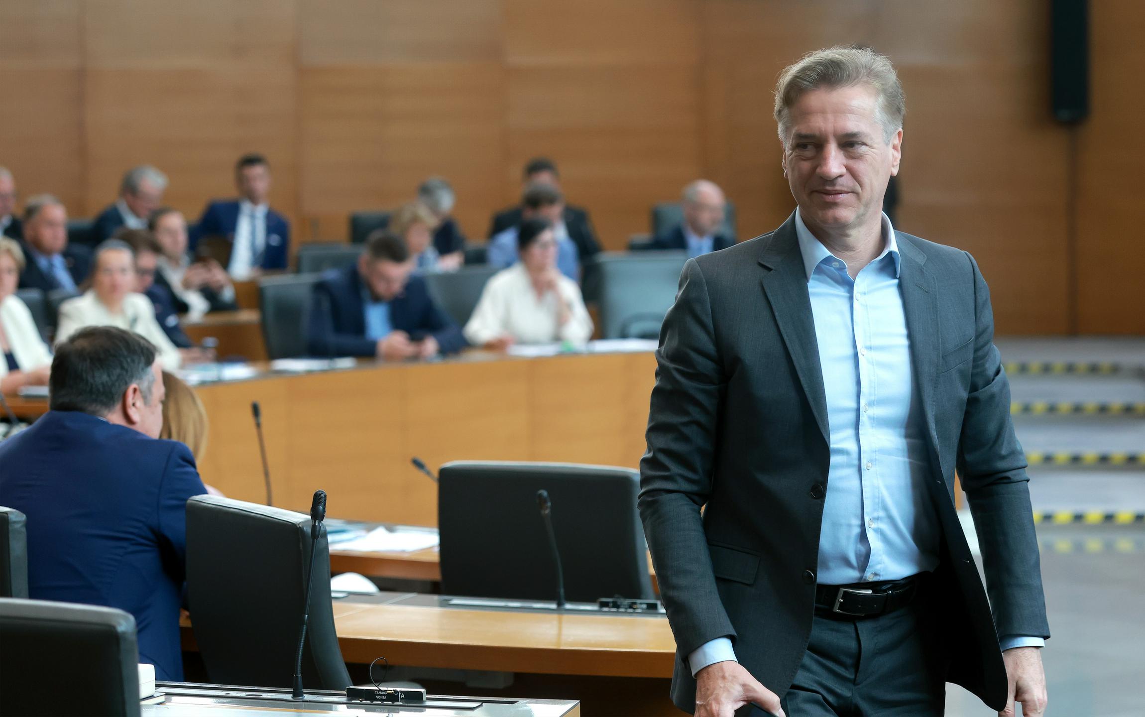 MVK predlaga, da DZ Golobu ne prizna imunitete; sam že sporočil, da se nanjo ne namerava sklicevati