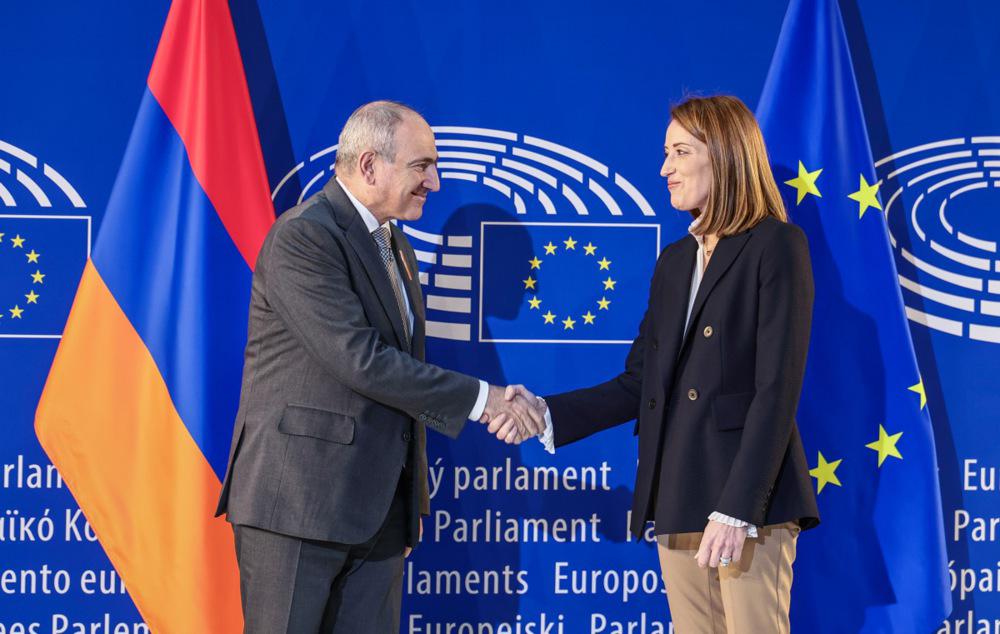Putin svari Armenijo: Izbrati boste morali med med EU-jem in Evrazijsko gospodarsko unijo