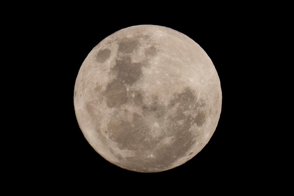 Na nebu bo sijal že drugi ščip v tem mesecu, ki pa bo obenem tudi mikroluna