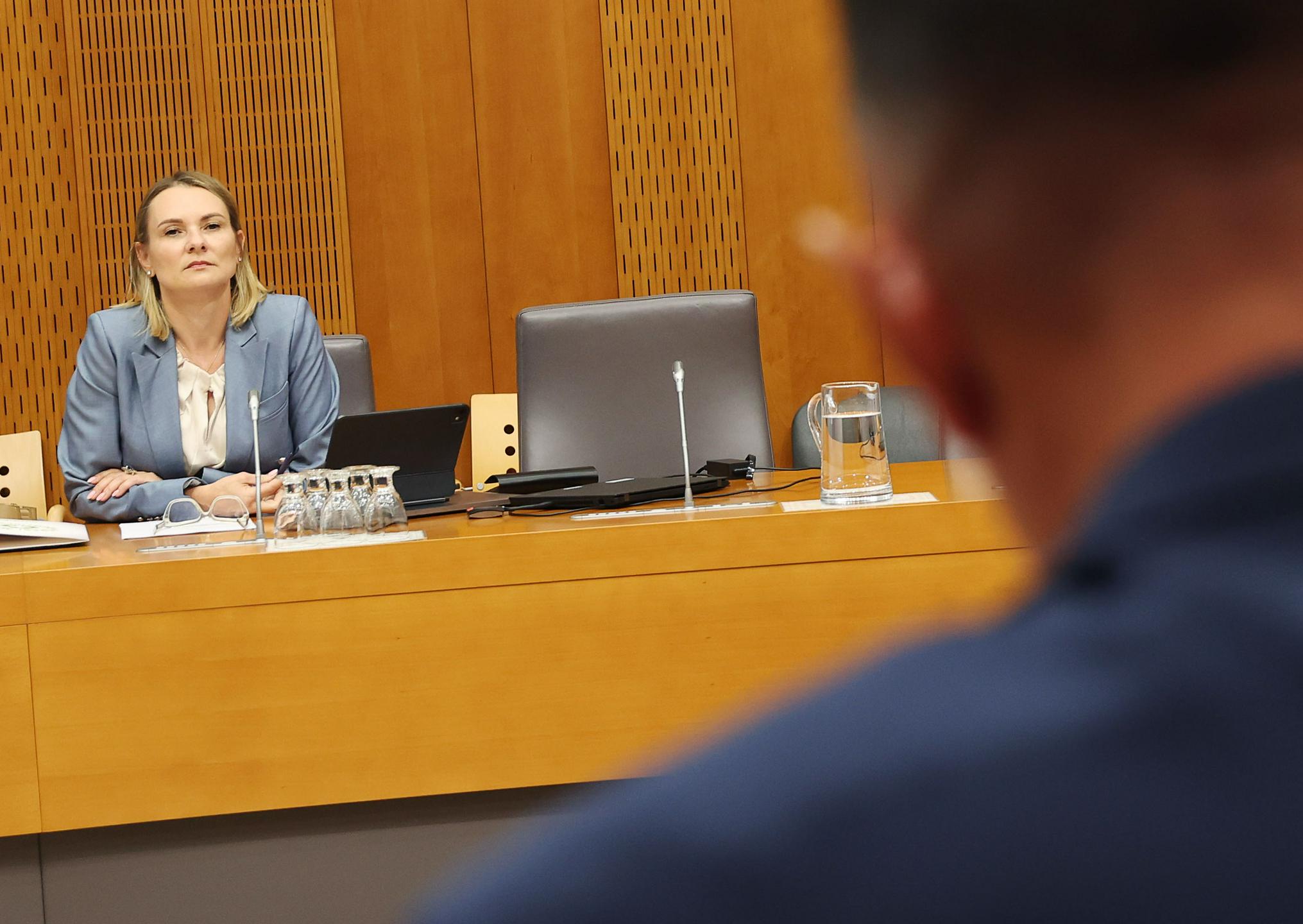 Pred odborom za okolje in prostor se predstavlja ministrska kandidatka Polona Rifelj
